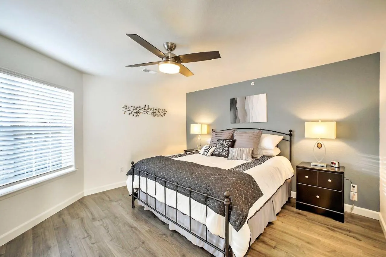 Walk-in Amenities, 3 Mi To Landing! 公寓
