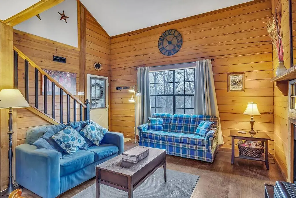 Appartement 3 Bedroom Log Close To Everything!