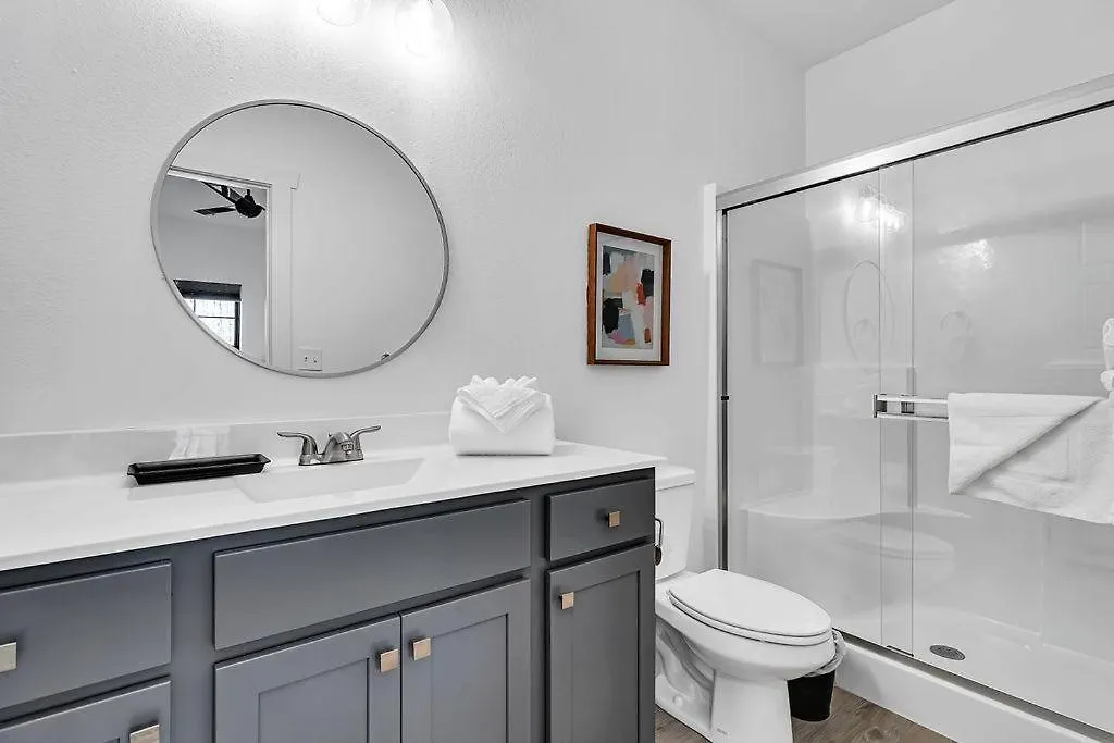 Сasa de vacaciones Modern Rustic Branson
