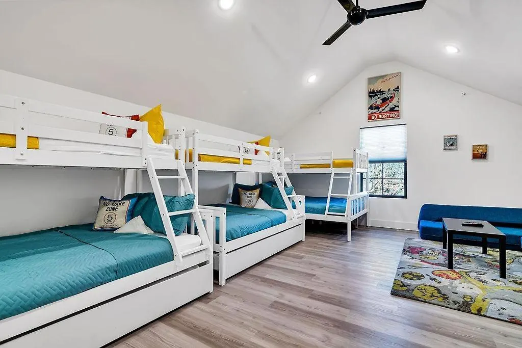 Сasa de vacaciones Modern Rustic *