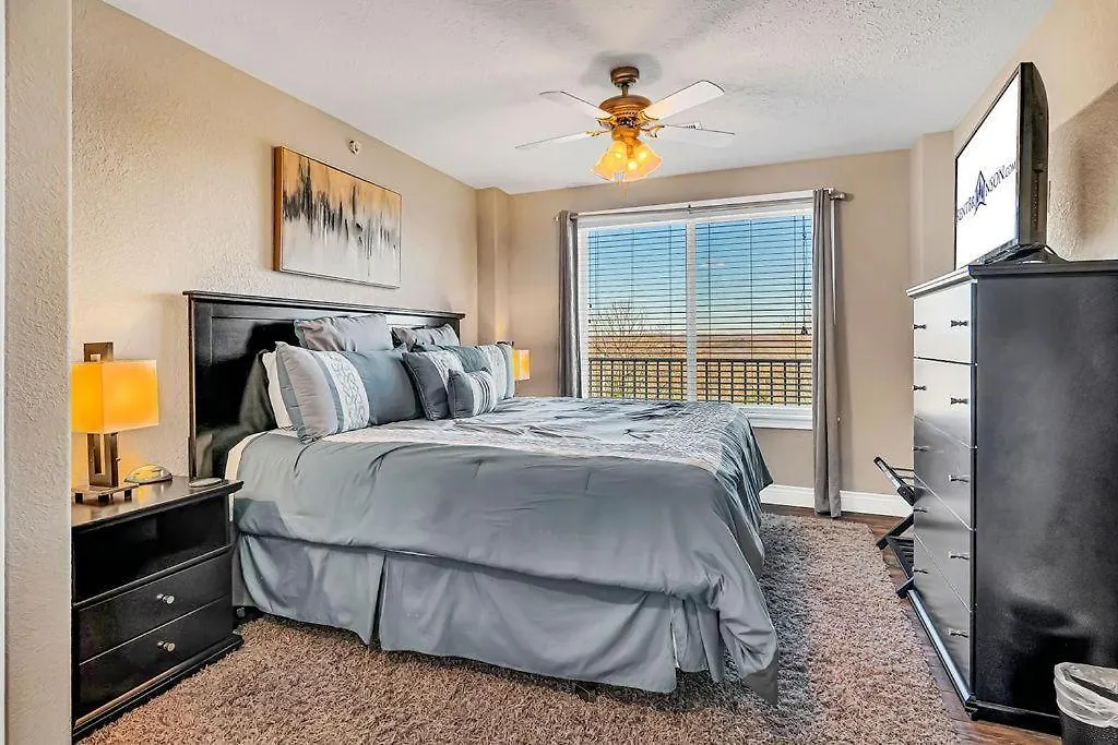 Hawthorne -- 1423 * Branson