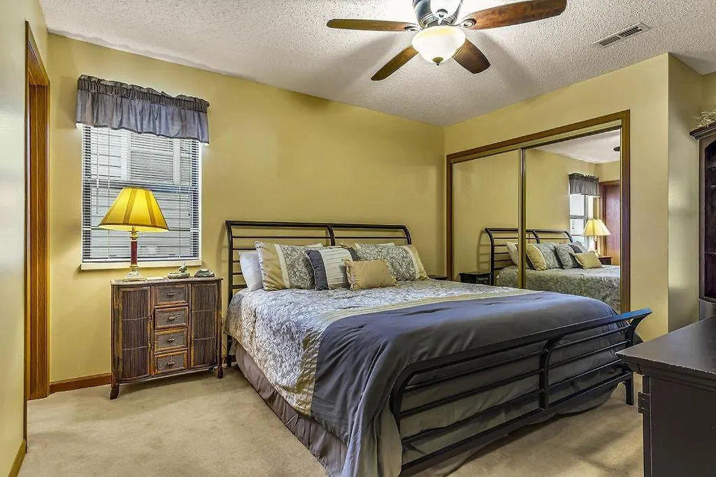 بيت للعطل White Oak With Loft -- 116