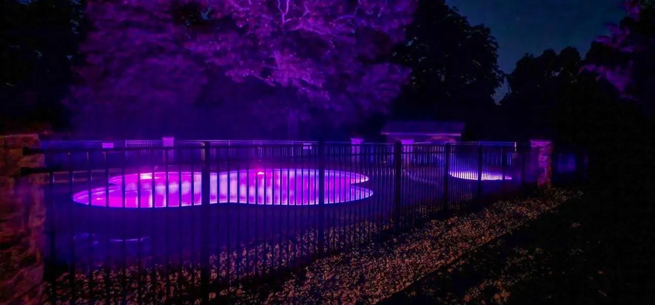 Vakantiehuis 3br Walk-in With Loft - Pool And Hot Tub - Free Attraction Tickets Included - Branson