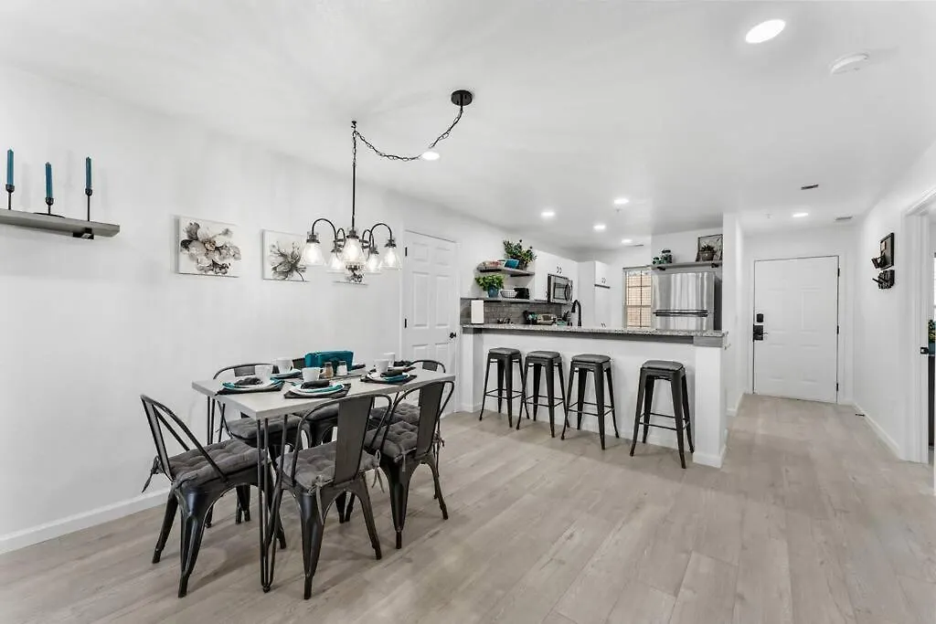 3-bedroom Renovated At The Champions Appartamento