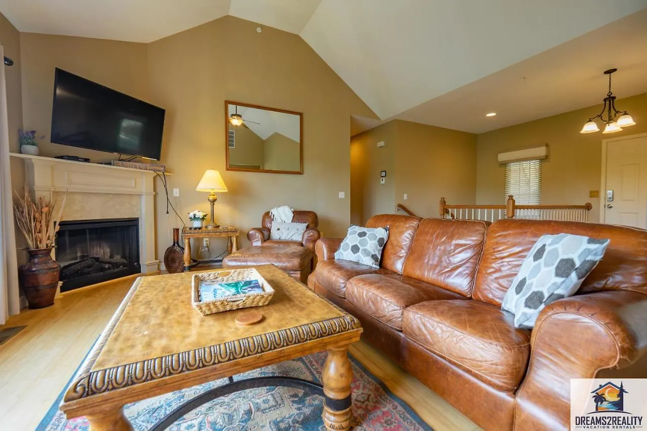 4br Walk-in - Foosball Table - Hot Tub - Fire Pit - Free Tickets Included - Dv166 * Branson