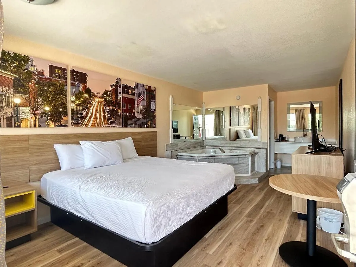 Hotel Days By Wyndham Near Theatre District-57641