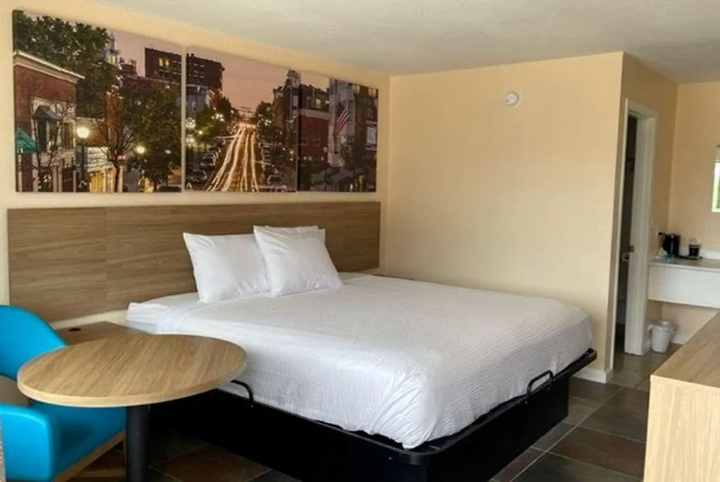 Days By Wyndham Near Theatre District-57641 Hotel