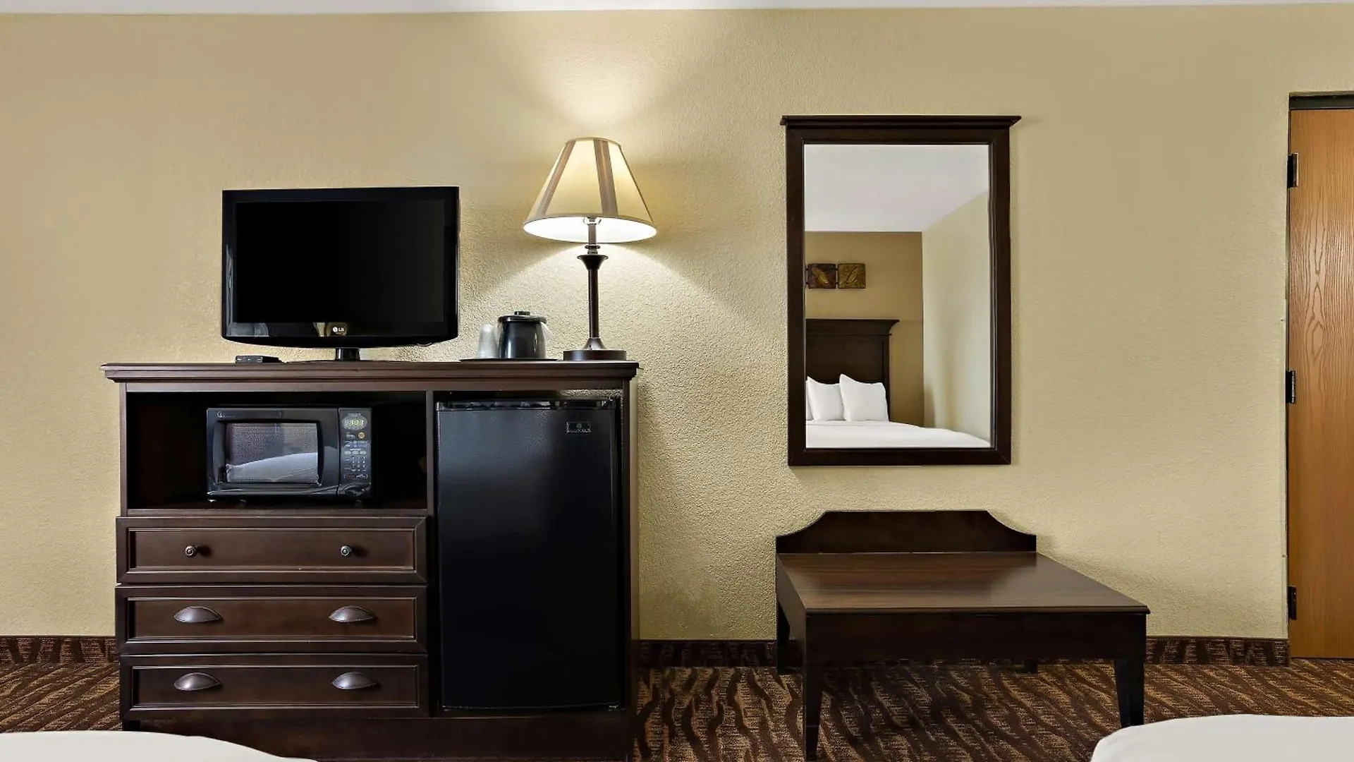 Western Center Pointe Hotel