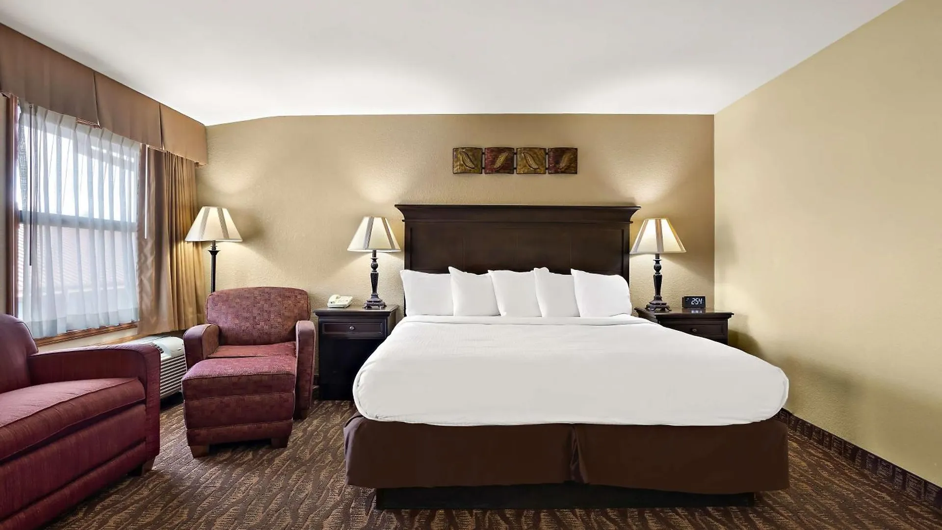 Hotel Western Center Pointe 3*