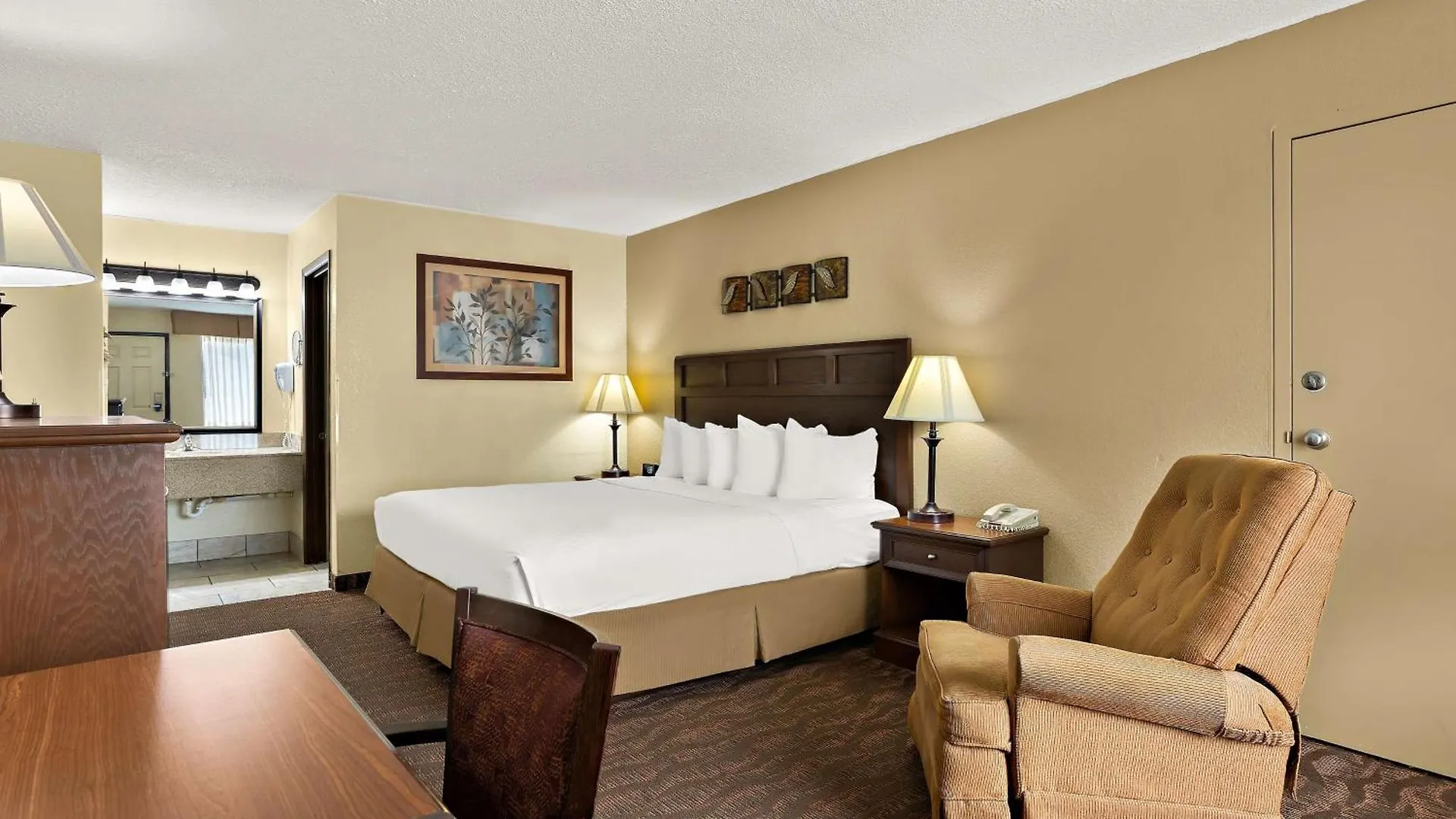 Hotel Western Center Pointe 3*