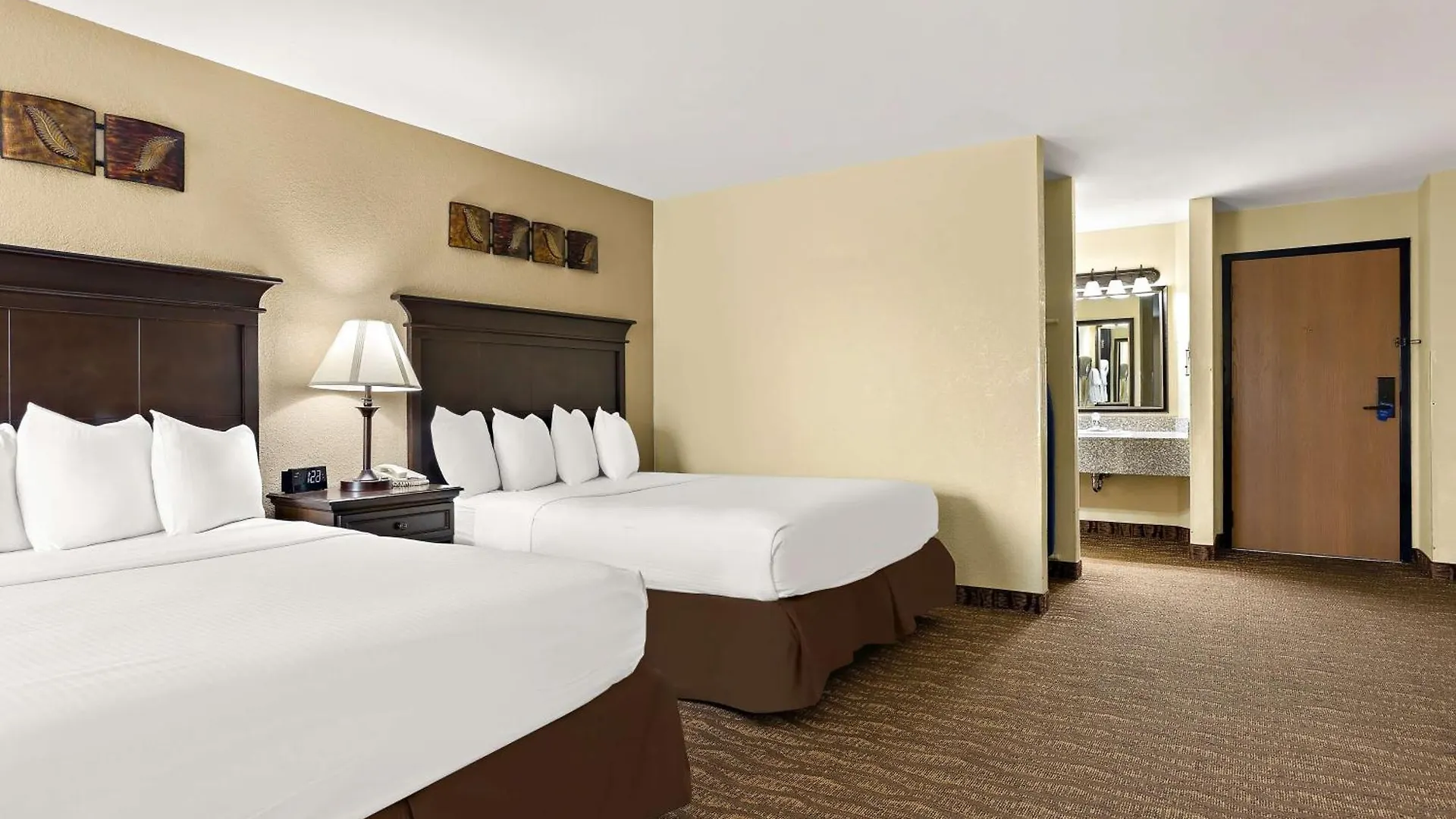 Western Center Pointe Hotel 3*