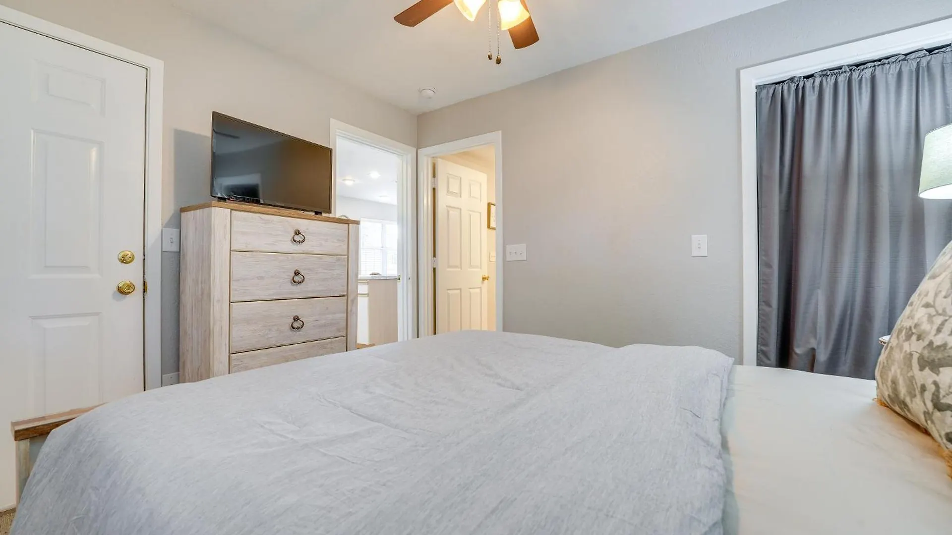 Retreat With Pool Access About 3 Mi To Dtwn Apartamento