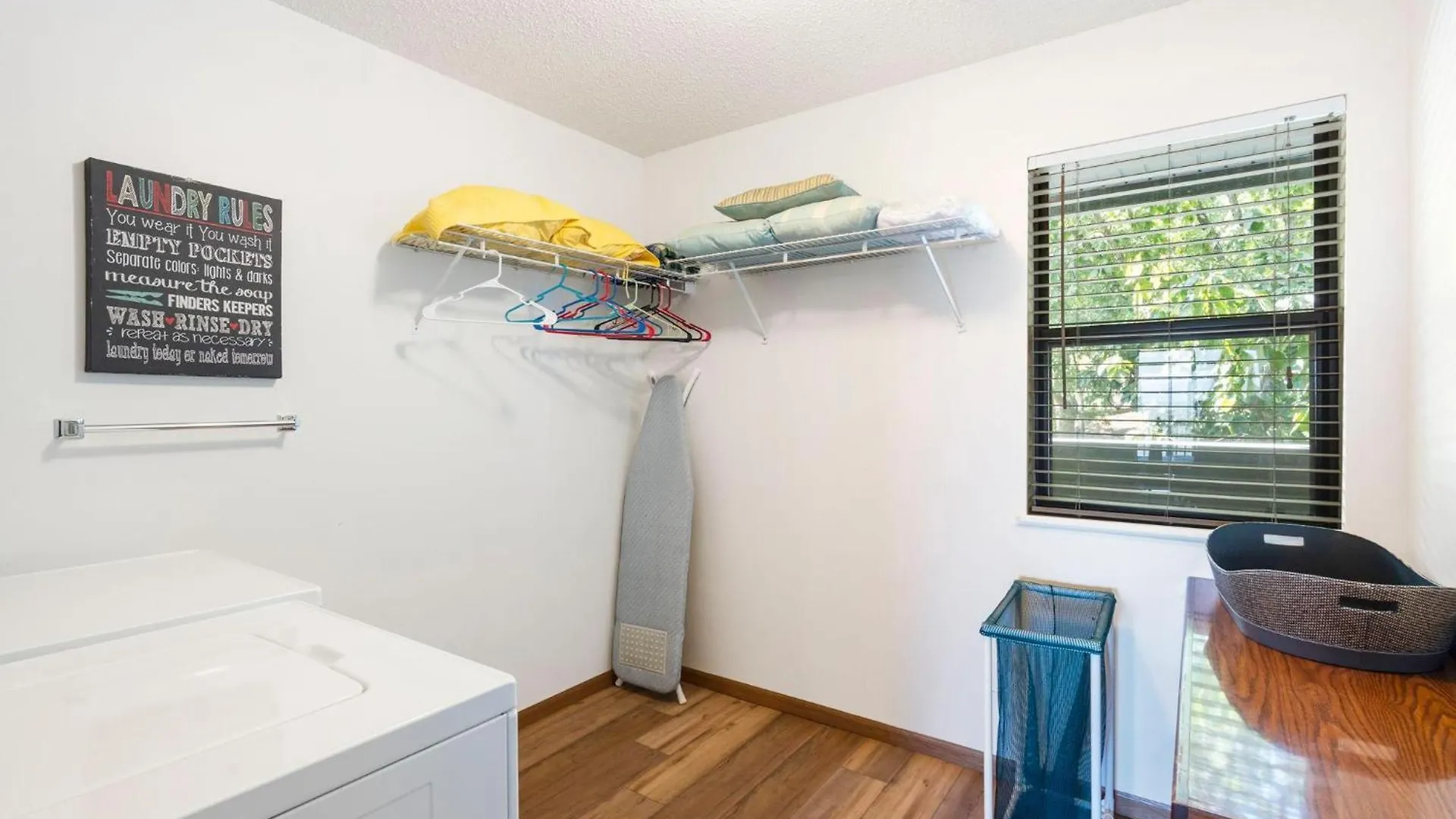 Shagbark Hickory -- 1010 Tatil Evi Branson
