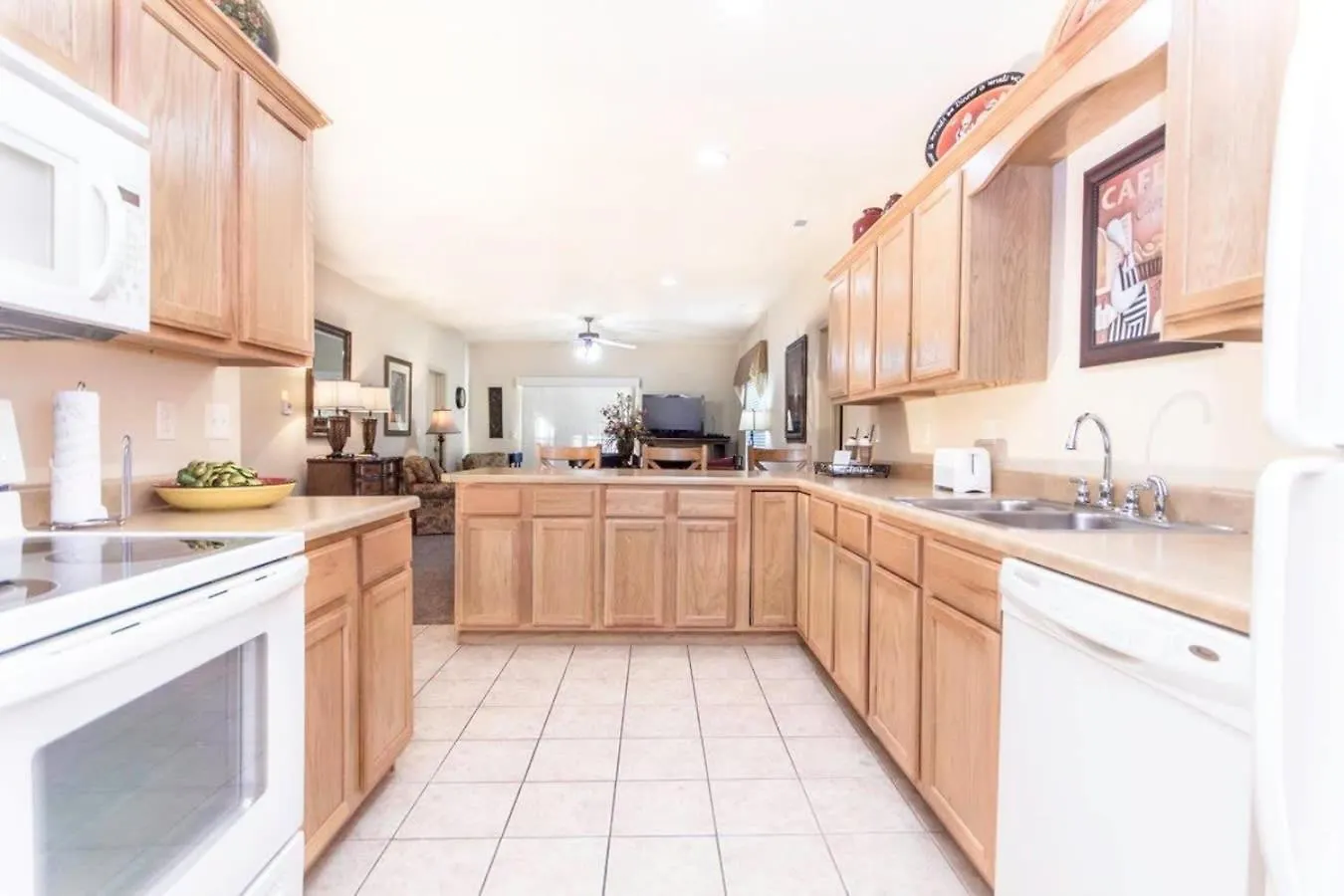 With A Walkout And Elevator Access At Thousand Hills And Next To 76 Appartamento