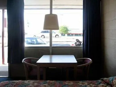 Motel 76 Inn *