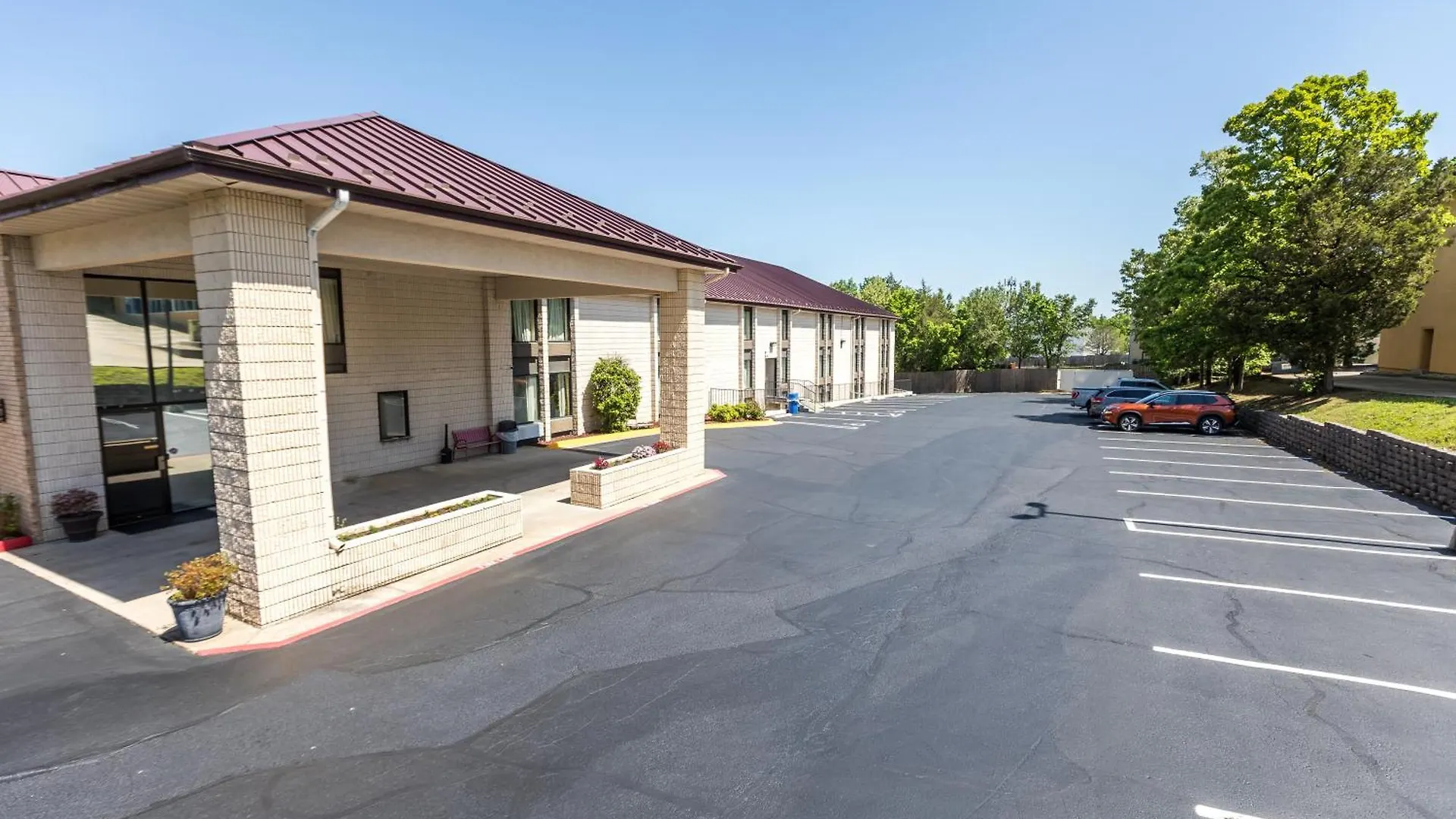 Hotel Super 8 By Wyndham By Andy Williams Theatre Branson