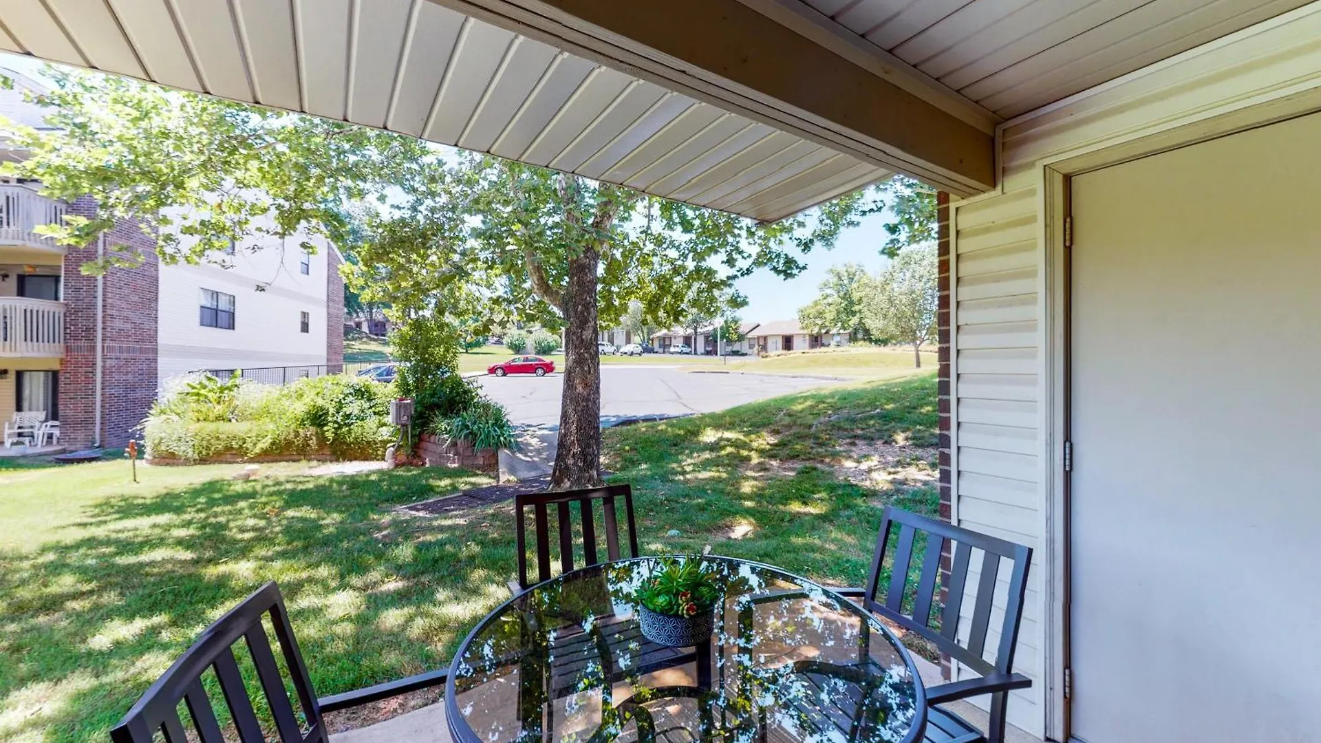 Lofty Retreat & Paradise Pointe