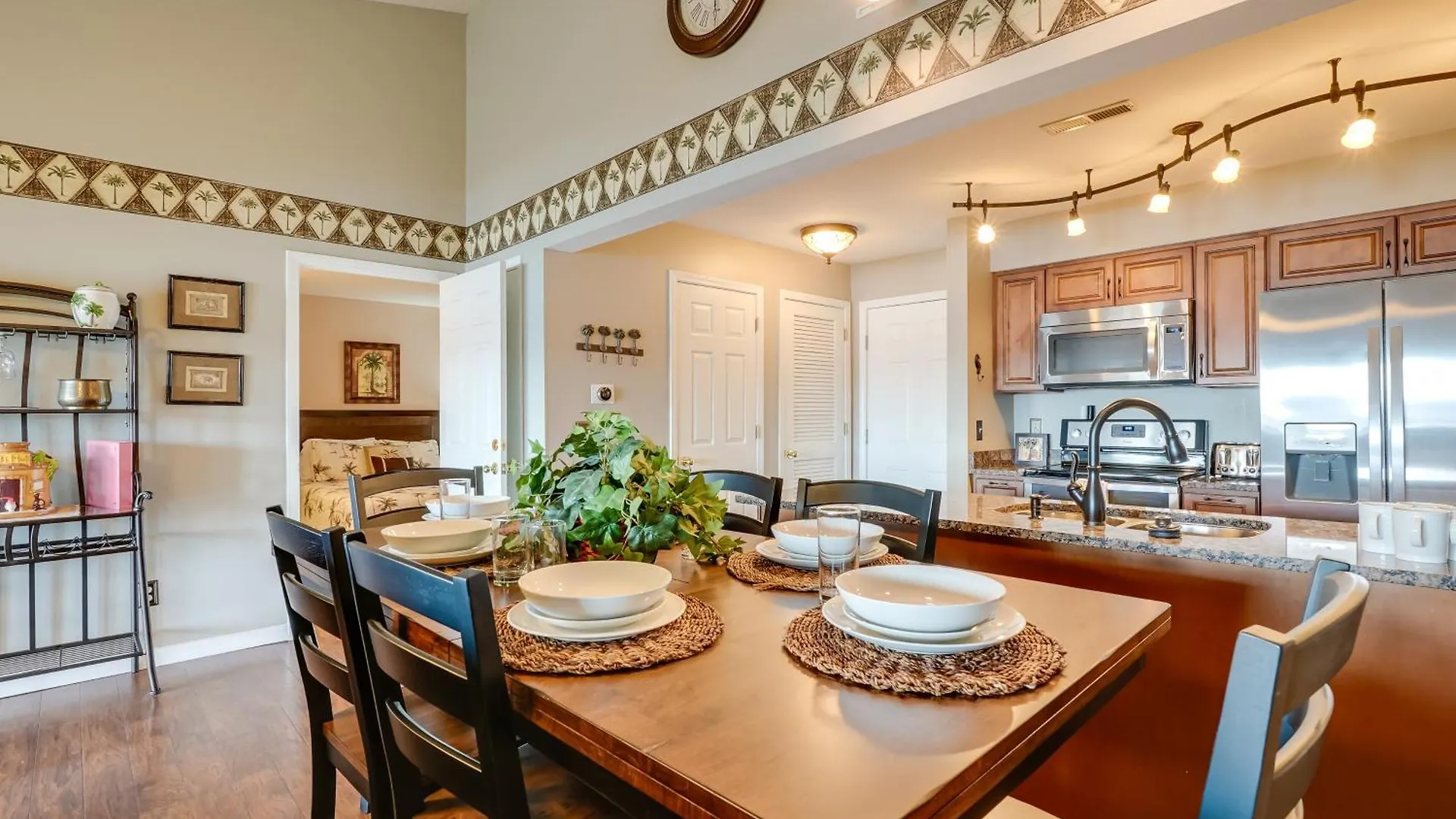 Lakefront Condo, Near Silver Dollar City! *
