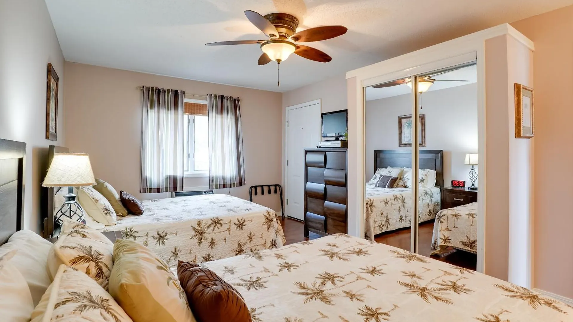 Lakefront Condo, Near Silver Dollar City! アパート *