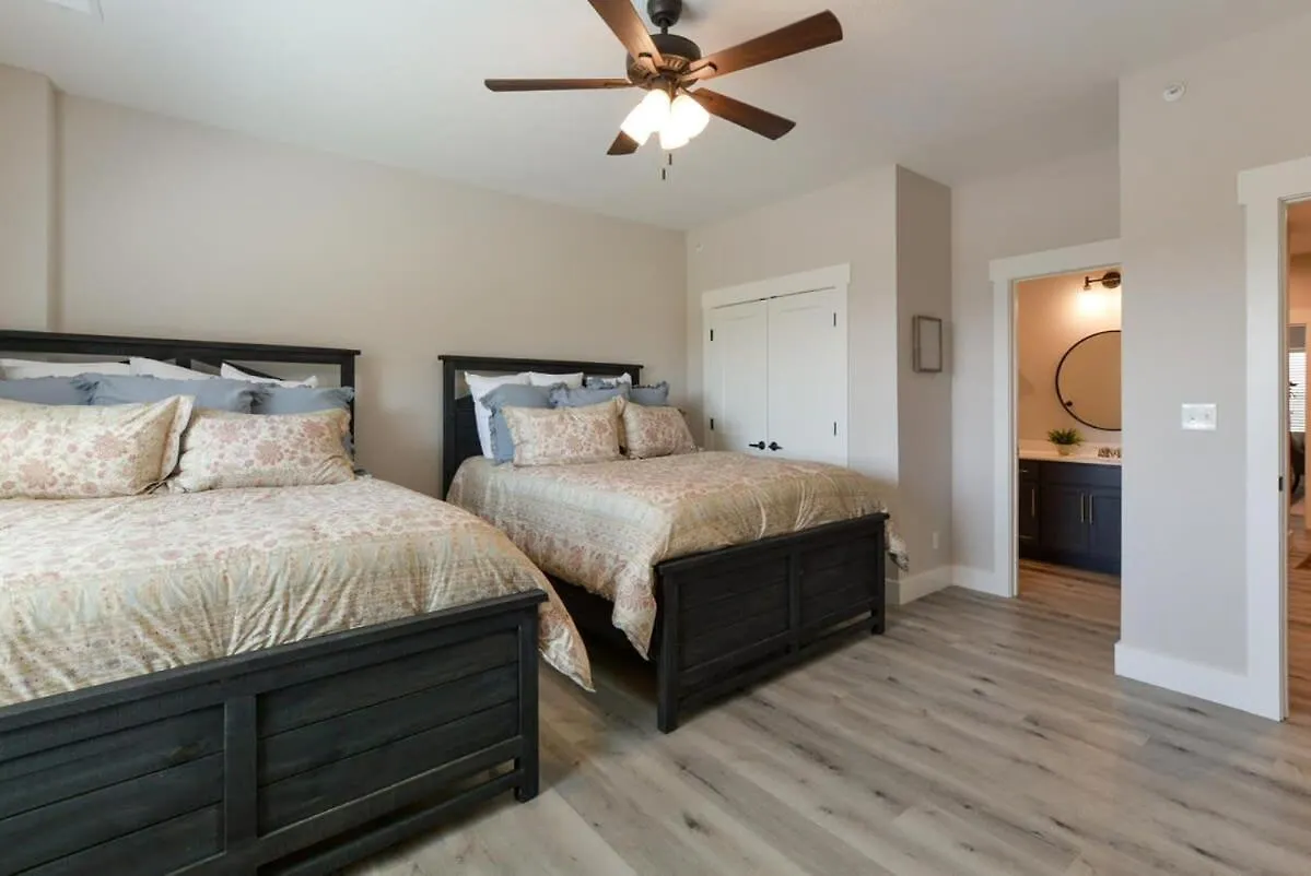 Journey's Remedy -lake View Sleeps 30 * Branson
