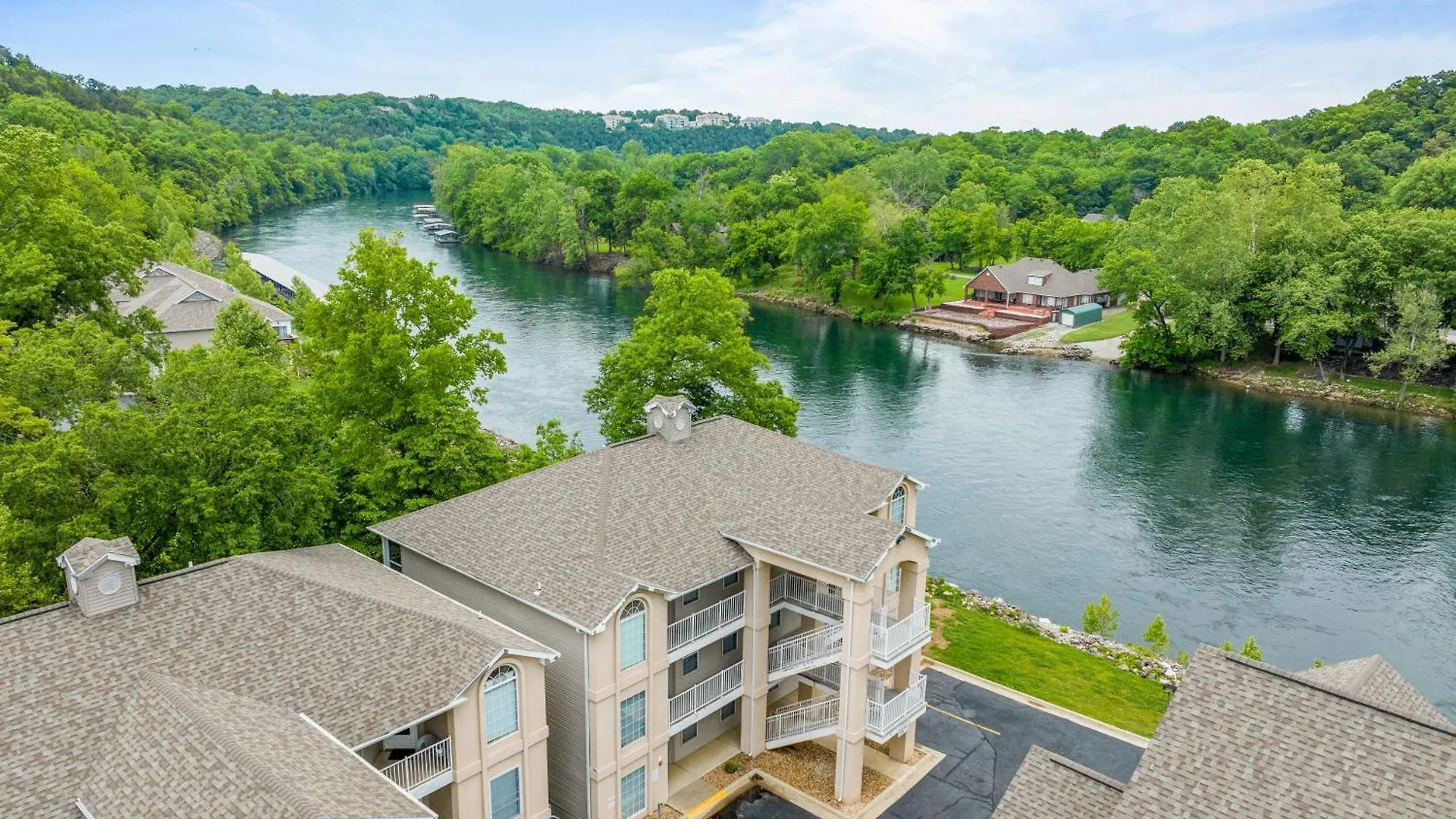 Taneycomo * Branson
