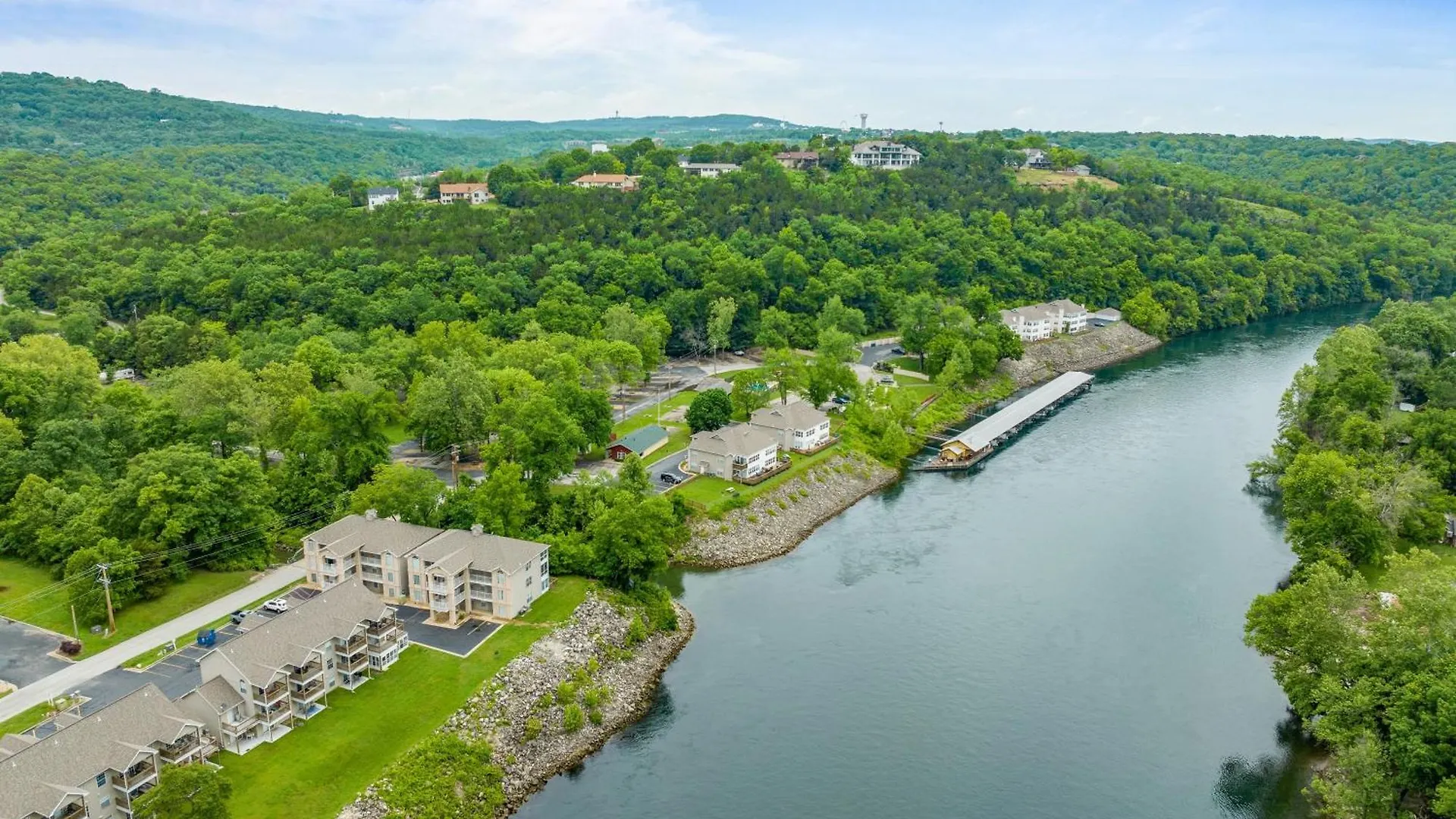 Taneycomo Branson