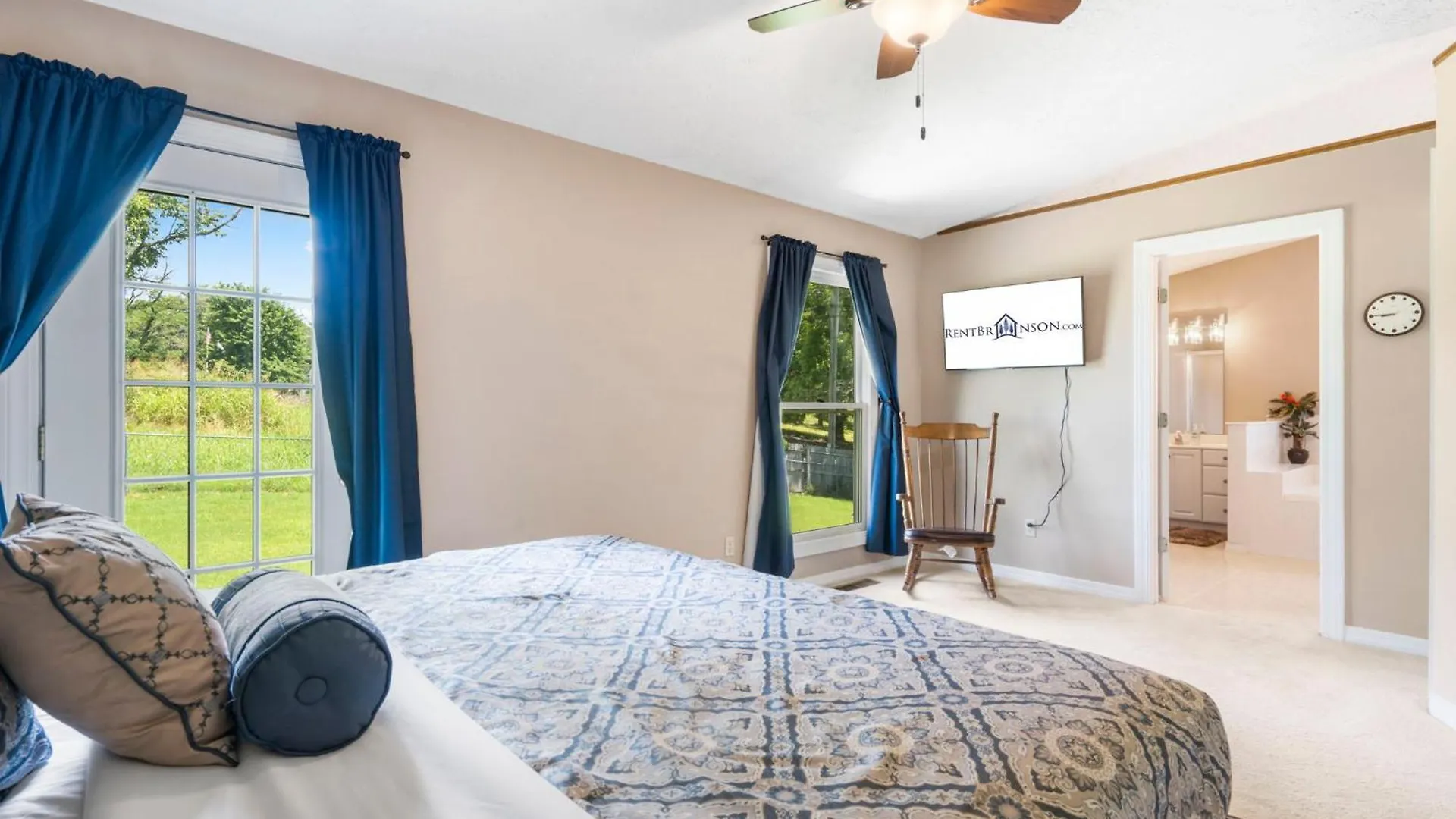Bee Creek Poolside Semesterbostad *