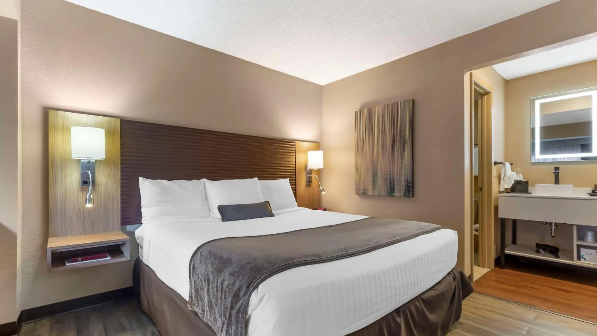 Hotel Western Landing View &