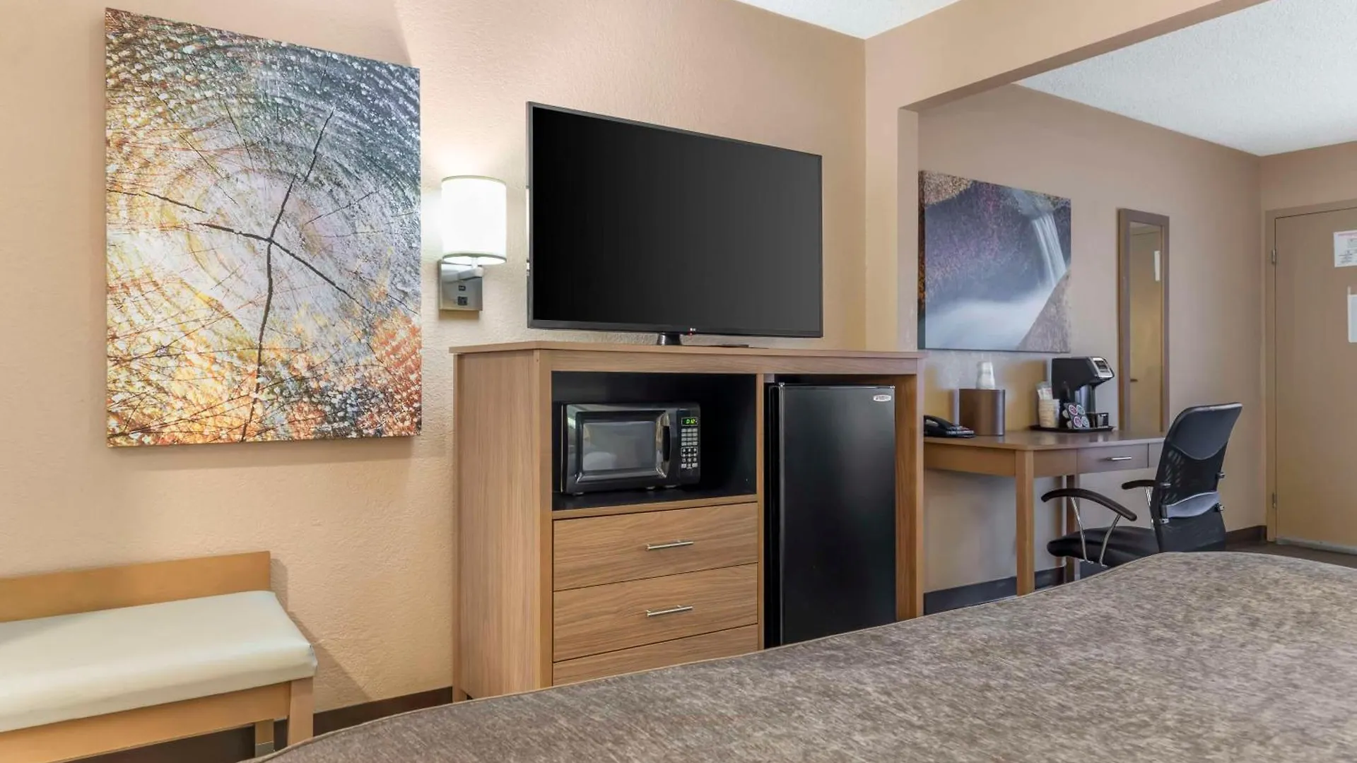 Western Landing View & 3* Branson
