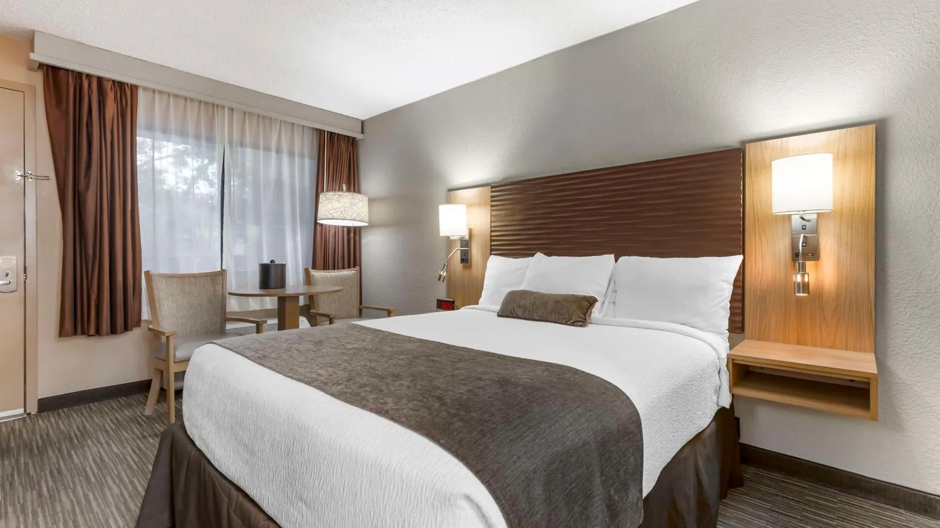Western Landing View & Hotel 3*