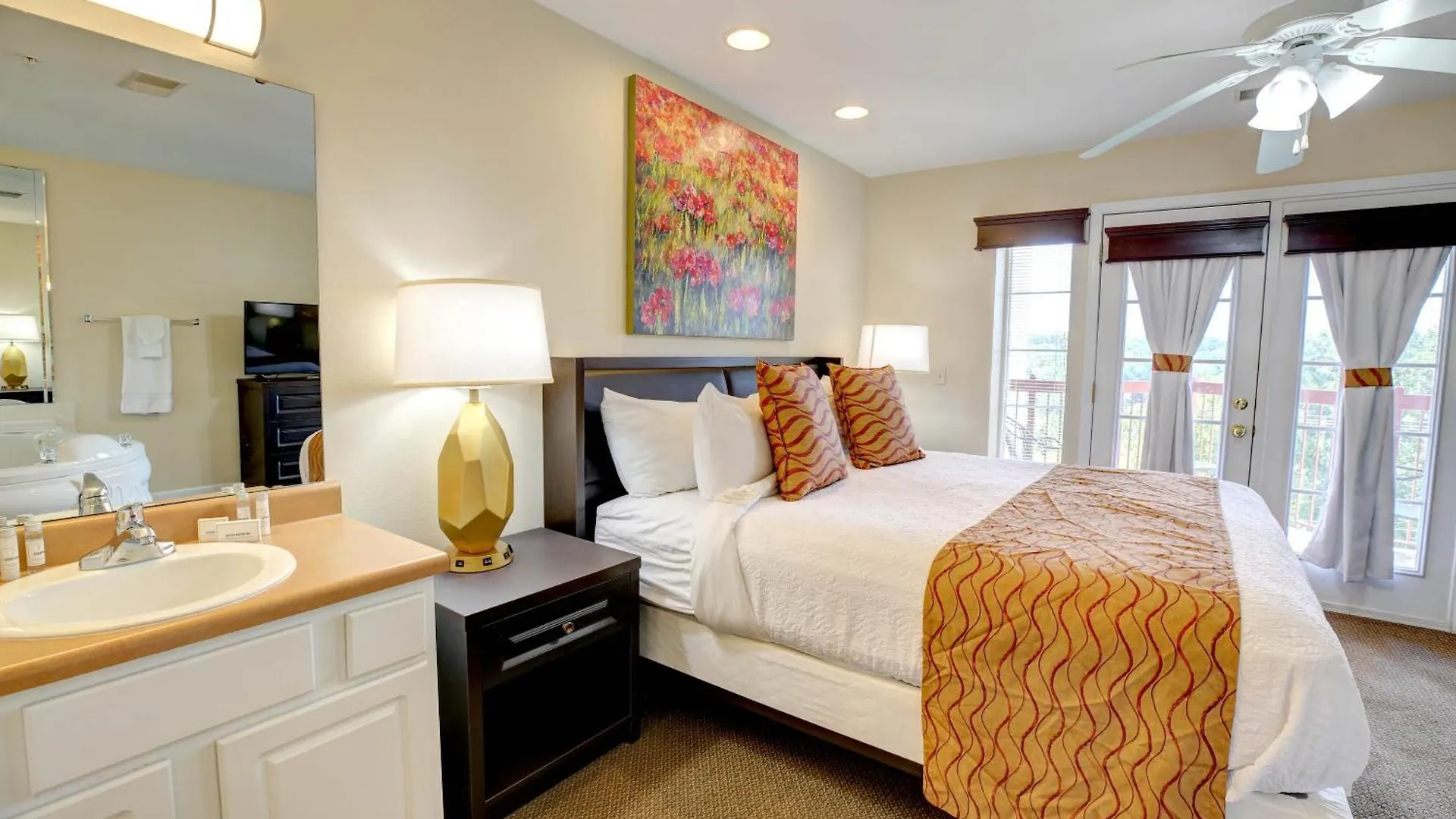 Grand Crowne