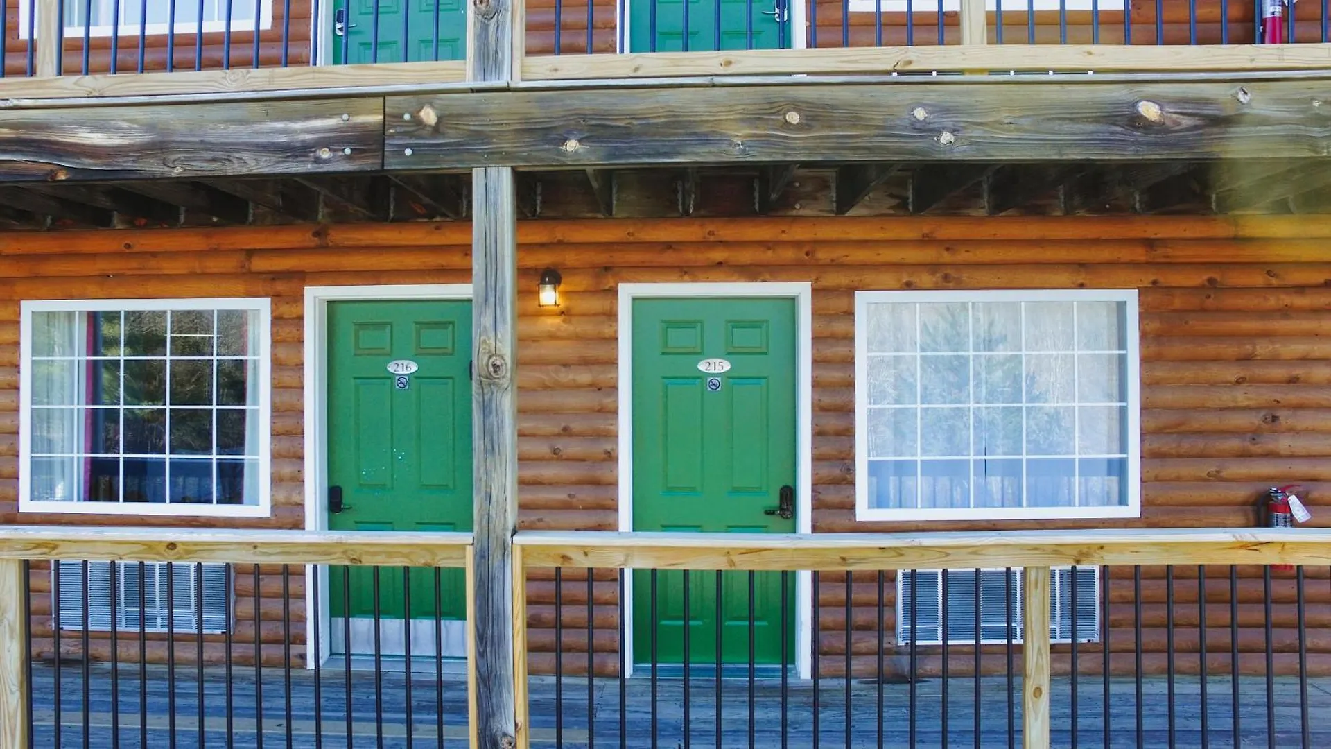 Jonesbones Lodge- Silver Dollar Getaway Indian Point
