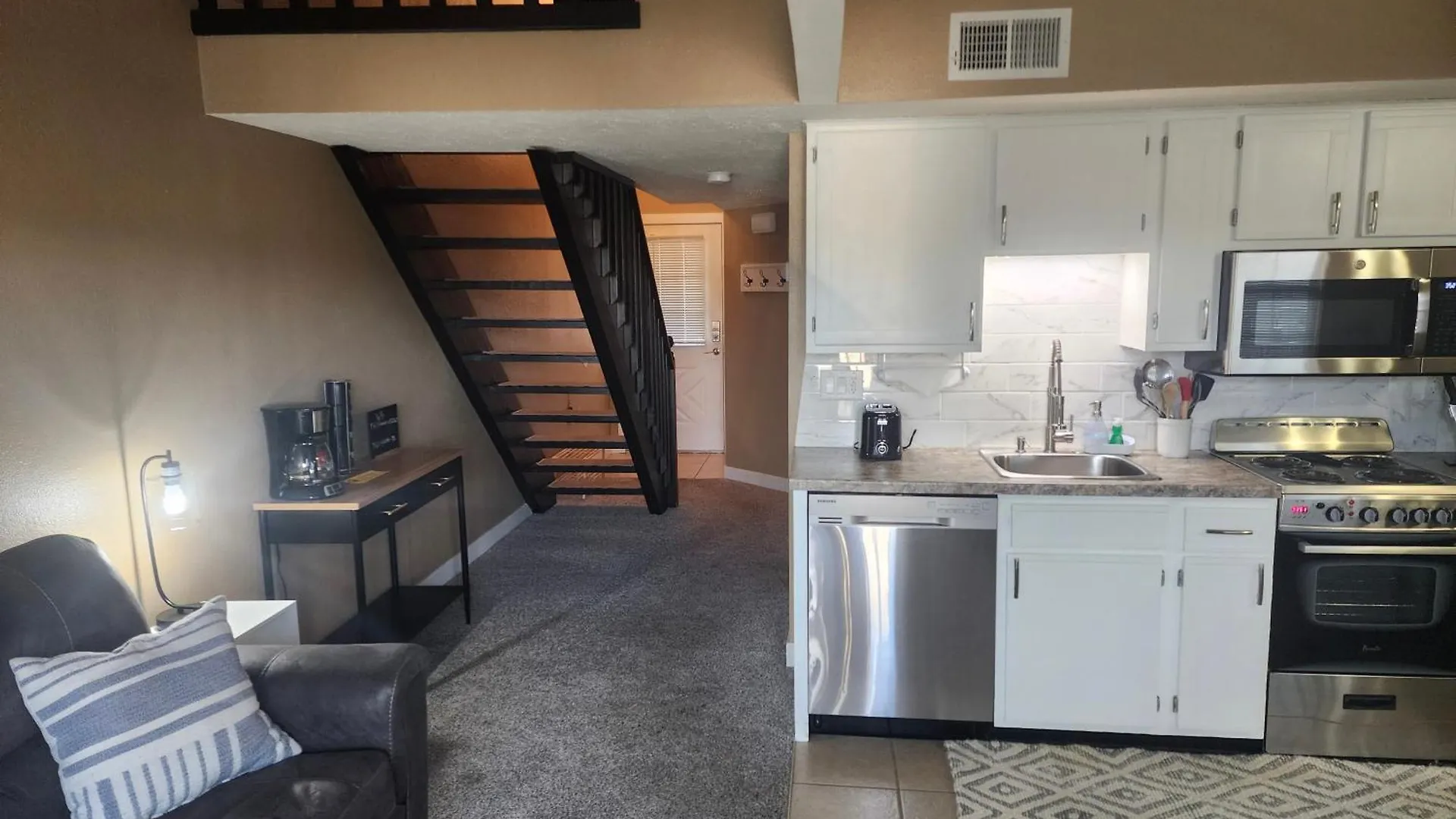 2br Cozy - Centrally Located - Free Activities Included - Stairs Required - Fc27-6 Lägenhet Branson
