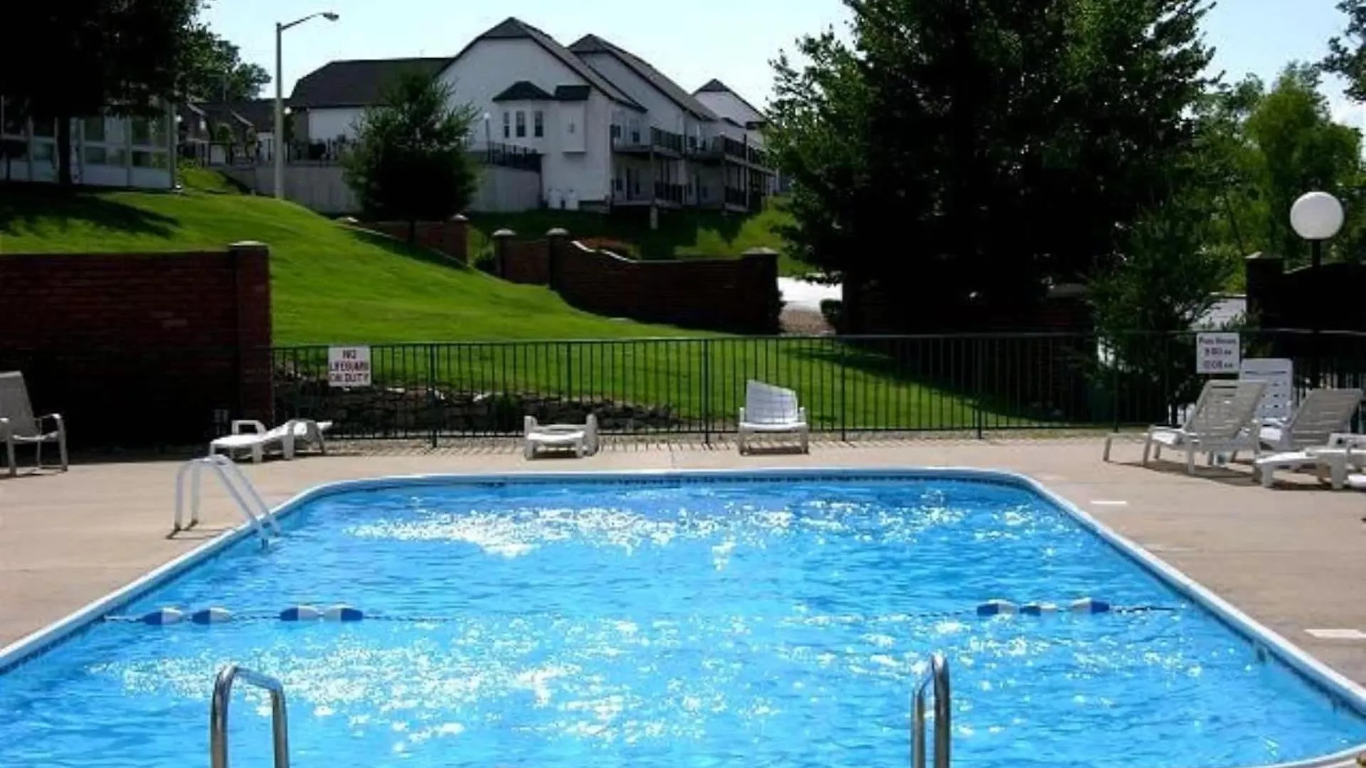 Penthouse Thousand Hills Golf Front With Pool Close To 76 And Sleeps 8 *