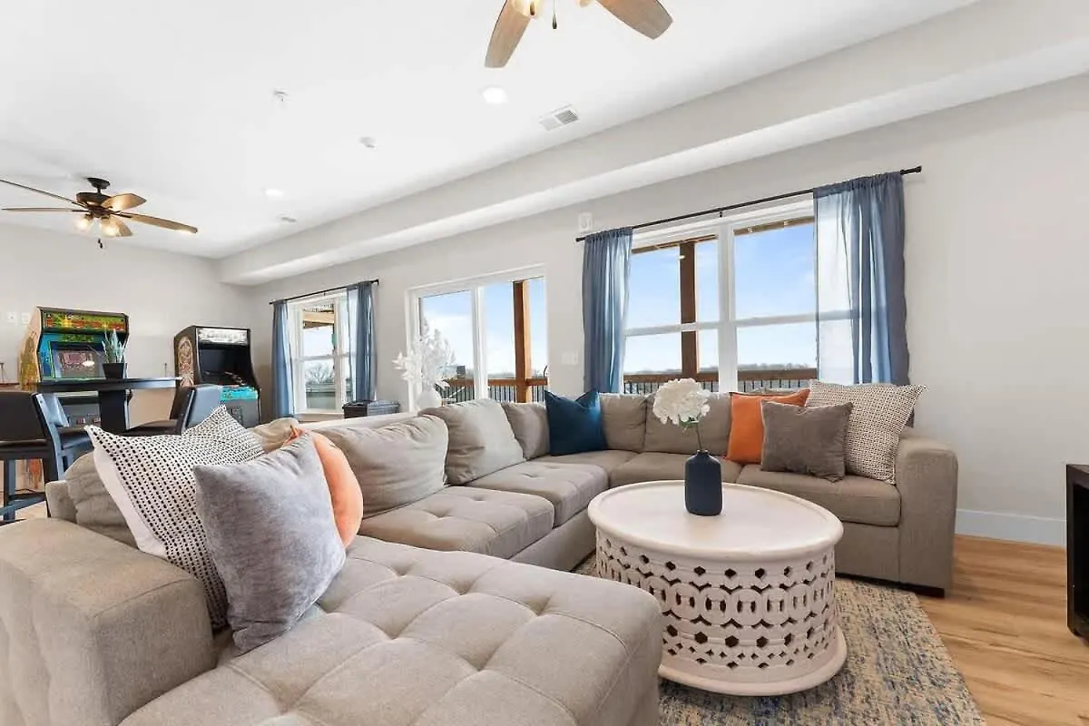 펜션 Modern Retreat Whot Tub Arcade & Stunning Views *