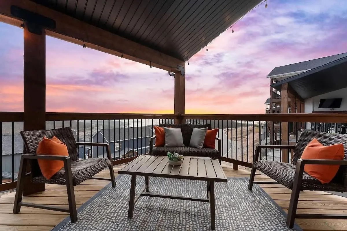 Modern Retreat Whot Tub Arcade & Stunning Views 펜션 브랜슨