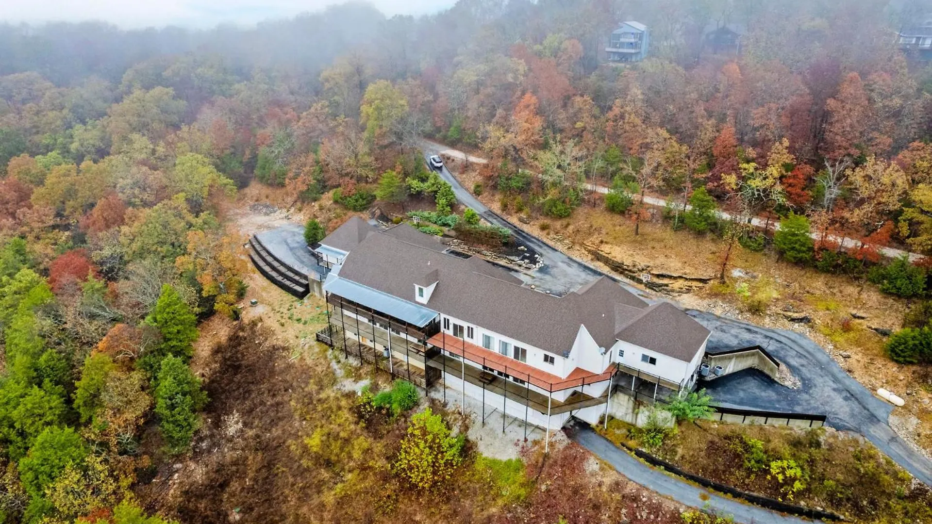 Holiday home Townhouse W Tree & Views-billiards-air Hockey-free Tix-pvt Hot Tub-basketball-garage *