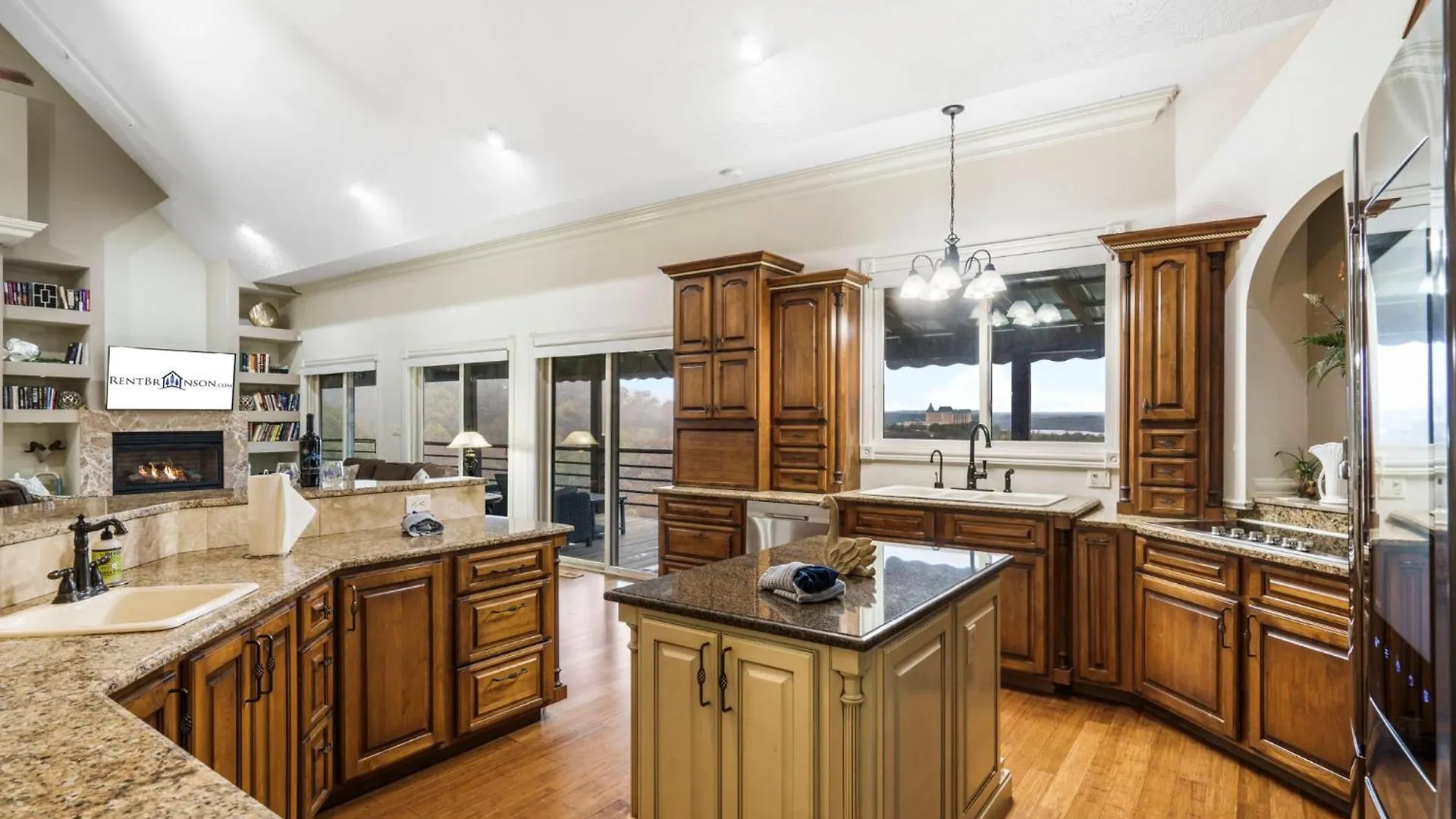 Holiday home Townhouse W Tree & Views-billiards-air Hockey-free Tix-pvt Hot Tub-basketball-garage Branson
