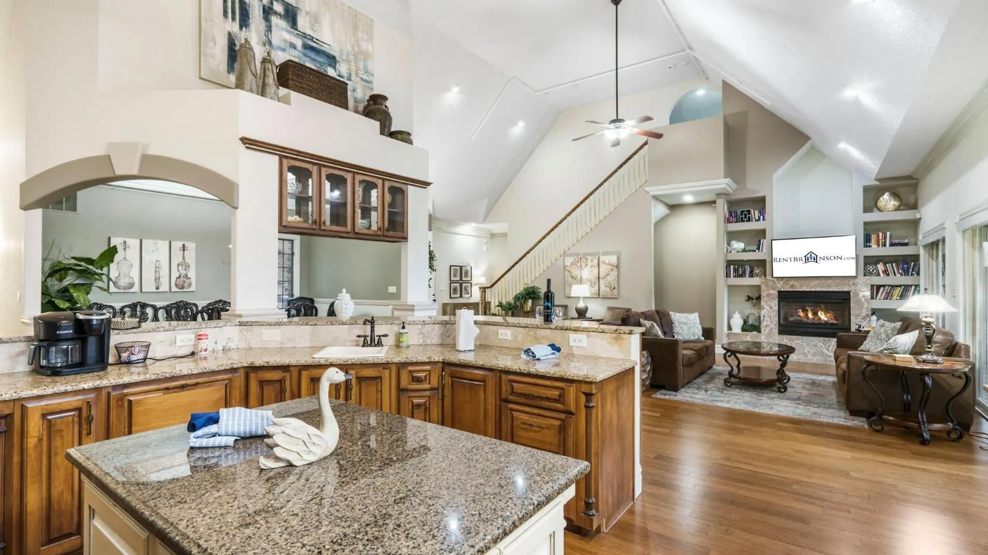Townhouse W Tree & Views-billiards-air Hockey-free Tix-pvt Hot Tub-basketball-garage *