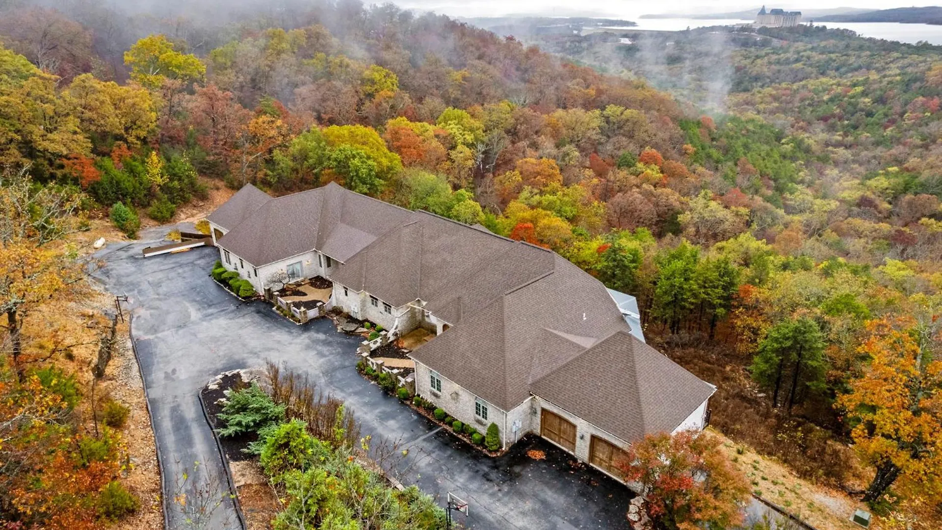 Townhouse W Tree & Views-billiards-air Hockey-free Tix-pvt Hot Tub-basketball-garage Holiday home *