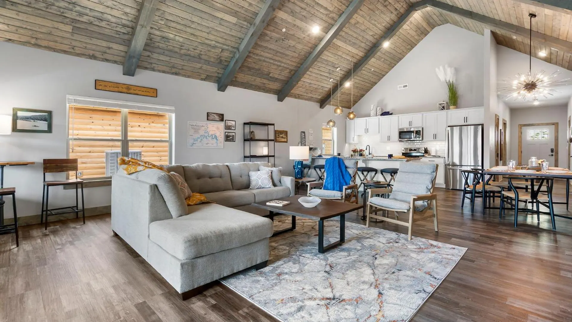 New Log Cabin, Free Local Attraction Tickets Daily, Ozark Views, Cmty Amenities! بيت للعطل *