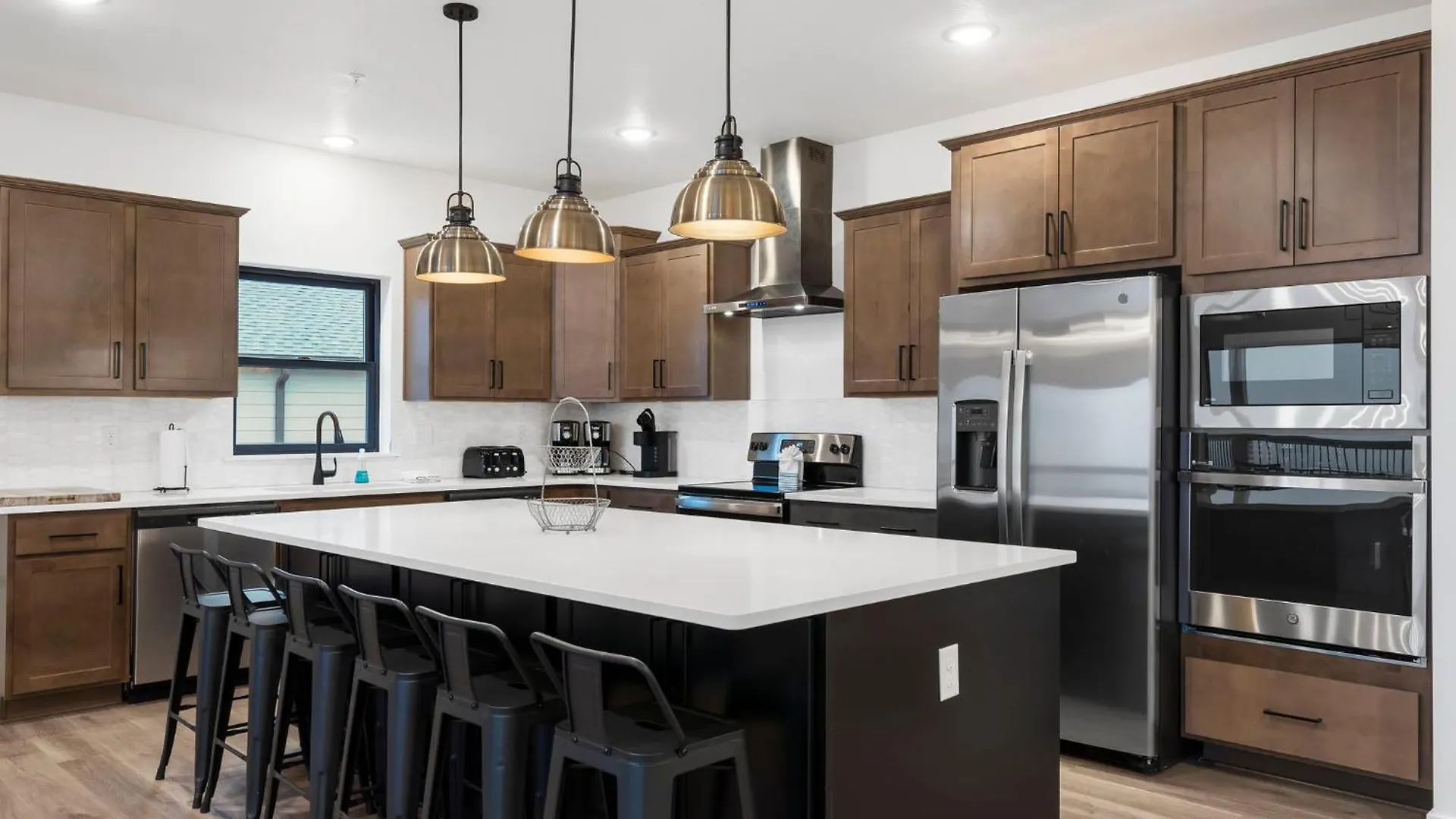 Gorgeous Views, $400 Daily Local Activities, Community Amenities, Near Sdc!