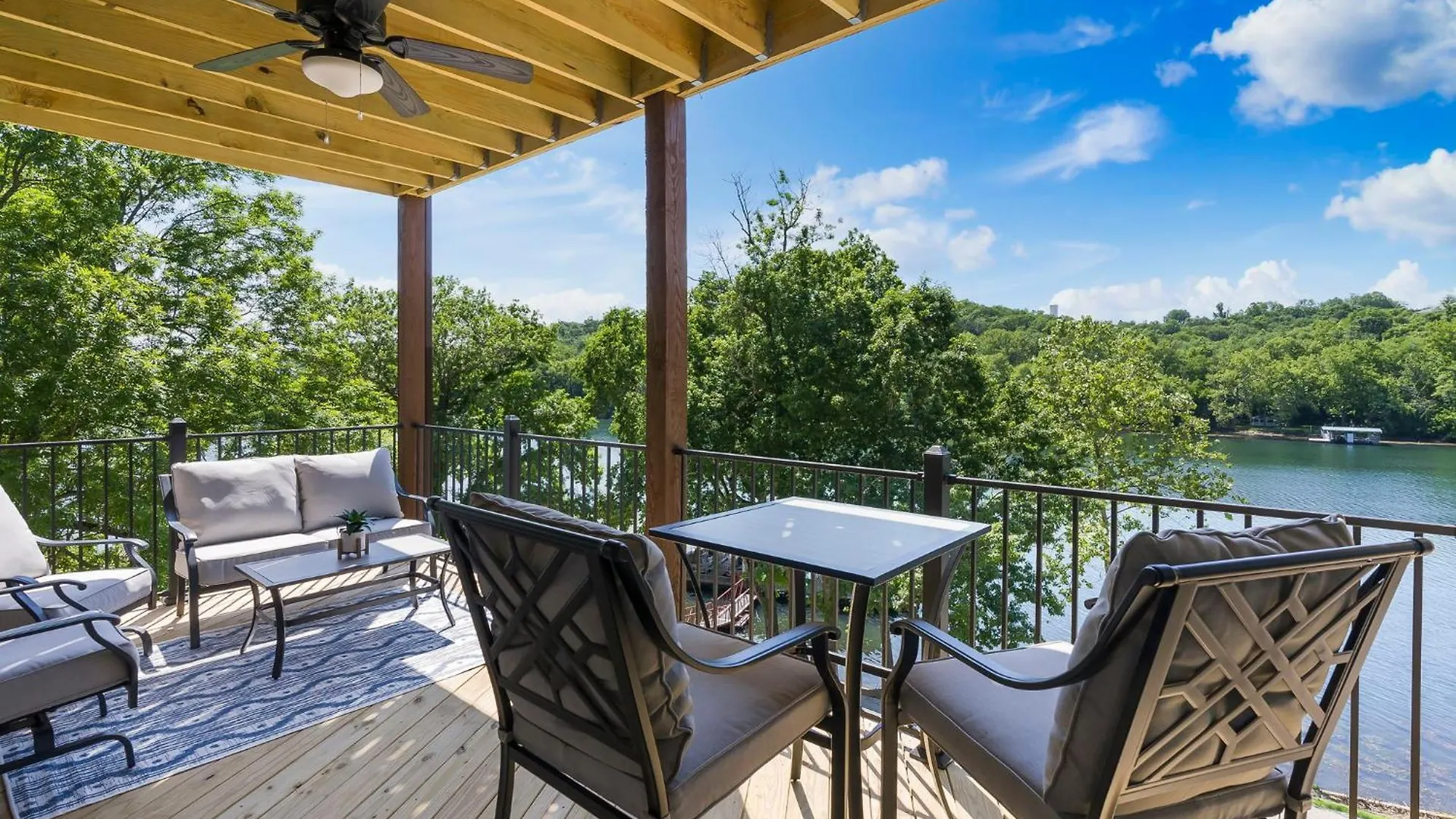 بيت للعطل Taneycomo Views-near Landing-cmty Outdoor Pool-free Tickets-elevator! برانسون