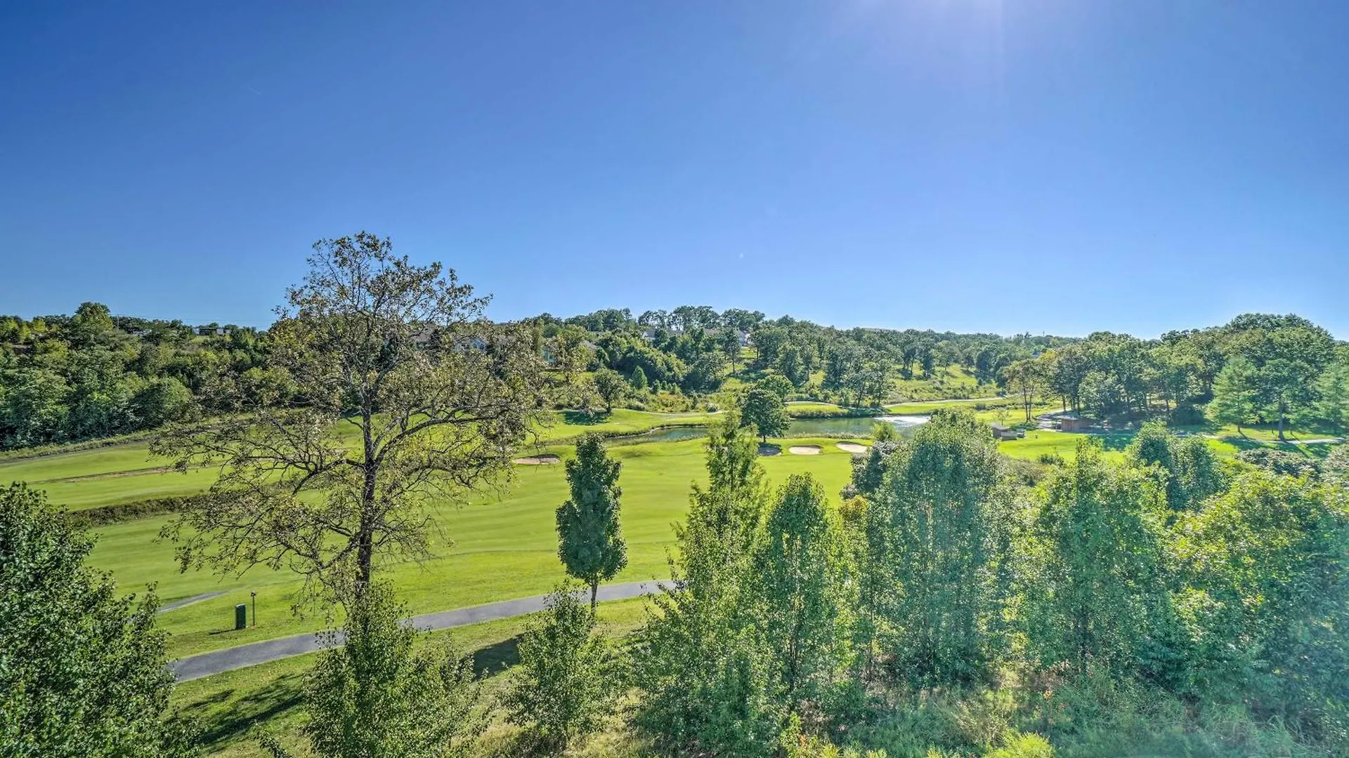 Apartment On Thousand Hills Golf Course! *