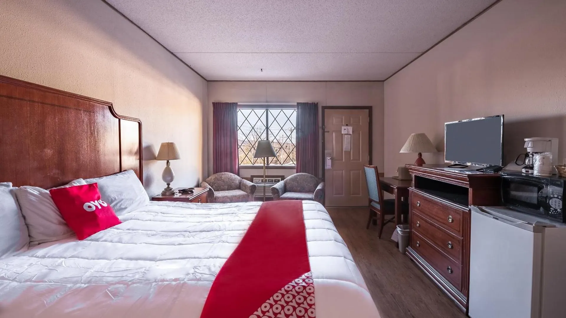 Oyo Windmill Hotel 2*
