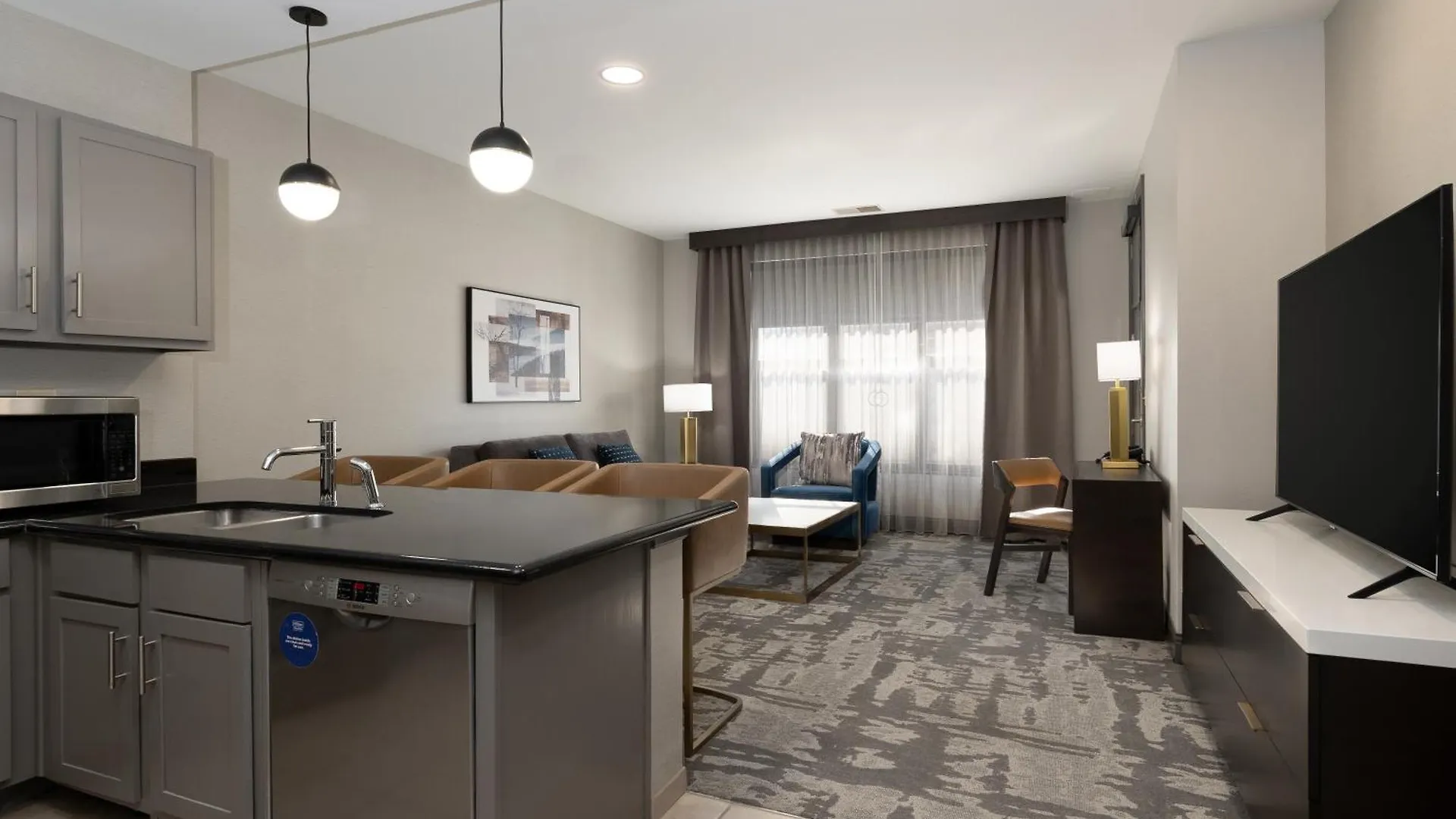 Hilton Promenade Landing Ξενοδοχείο 4*