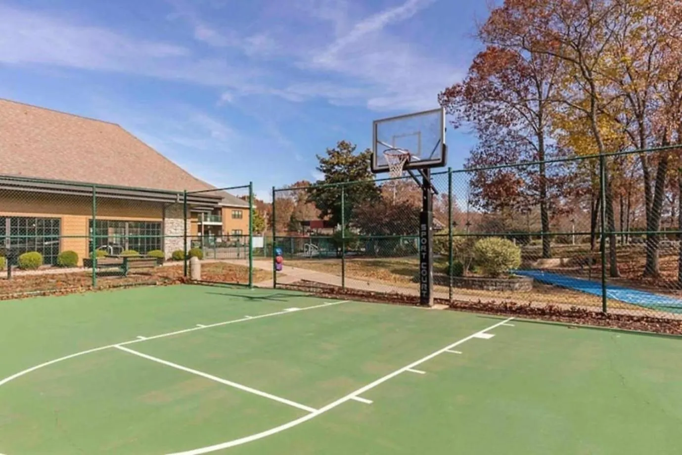 In With Great Setting Including Pools And Playground * Branson