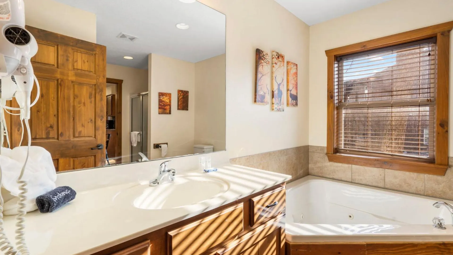 Cozy 'rustic River Lodge' Near Sdc With Pools! Dom wakacyjny