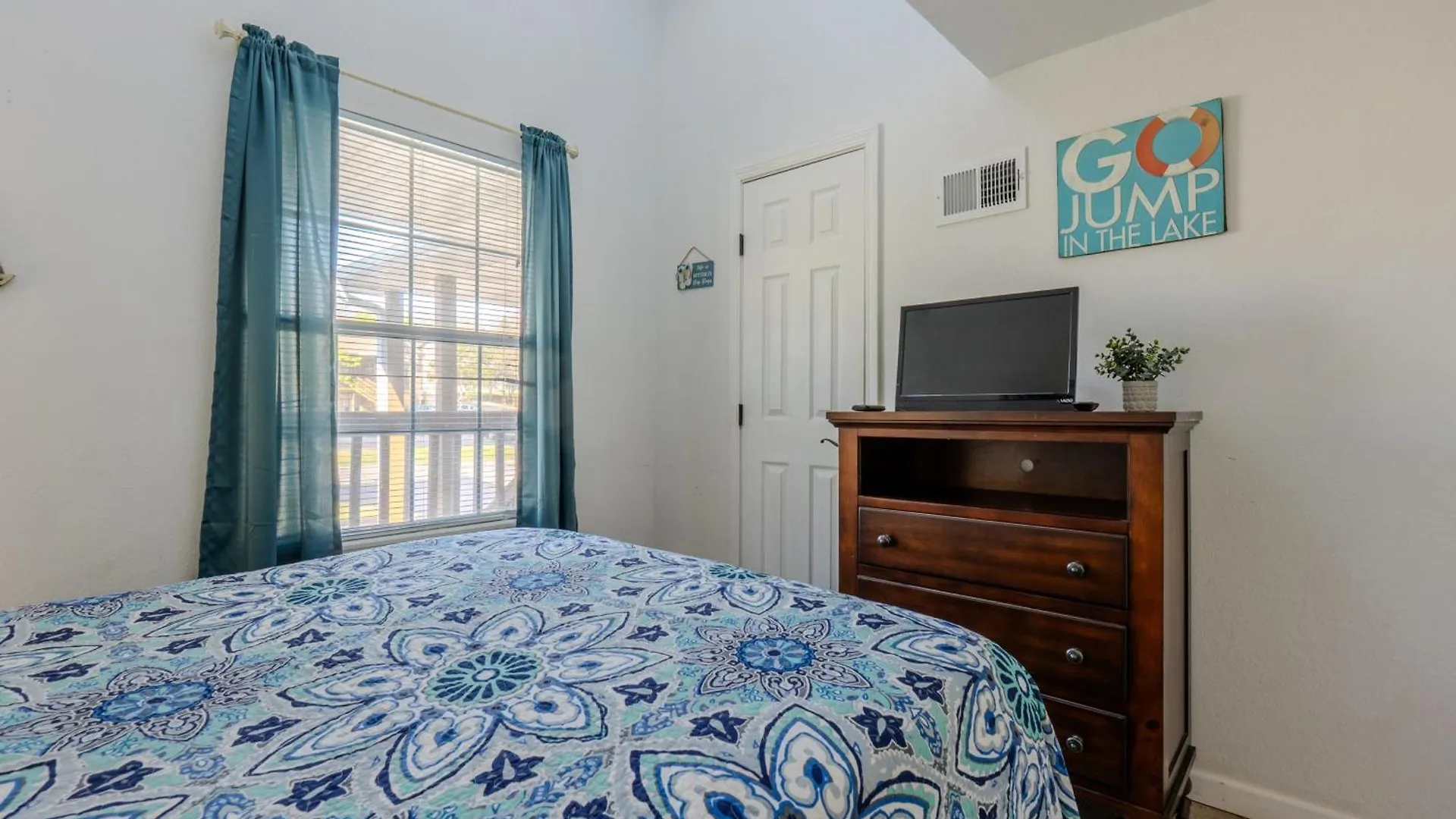 Casa vacanze 2br Cozy With View - Centrally Located - Stairs Required - Free Tickets Included - Fc 44-7