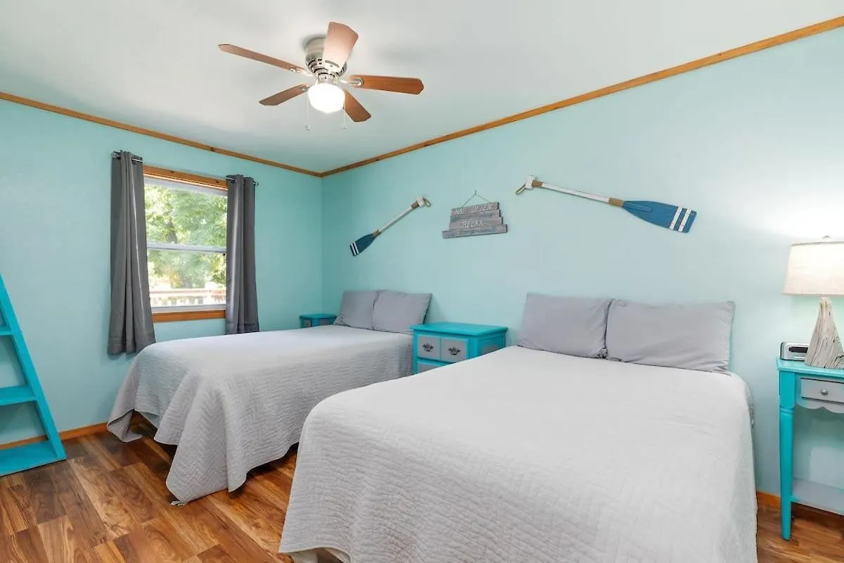 Artilla Cove 5- Views- Pool & Hot Tub * Branson